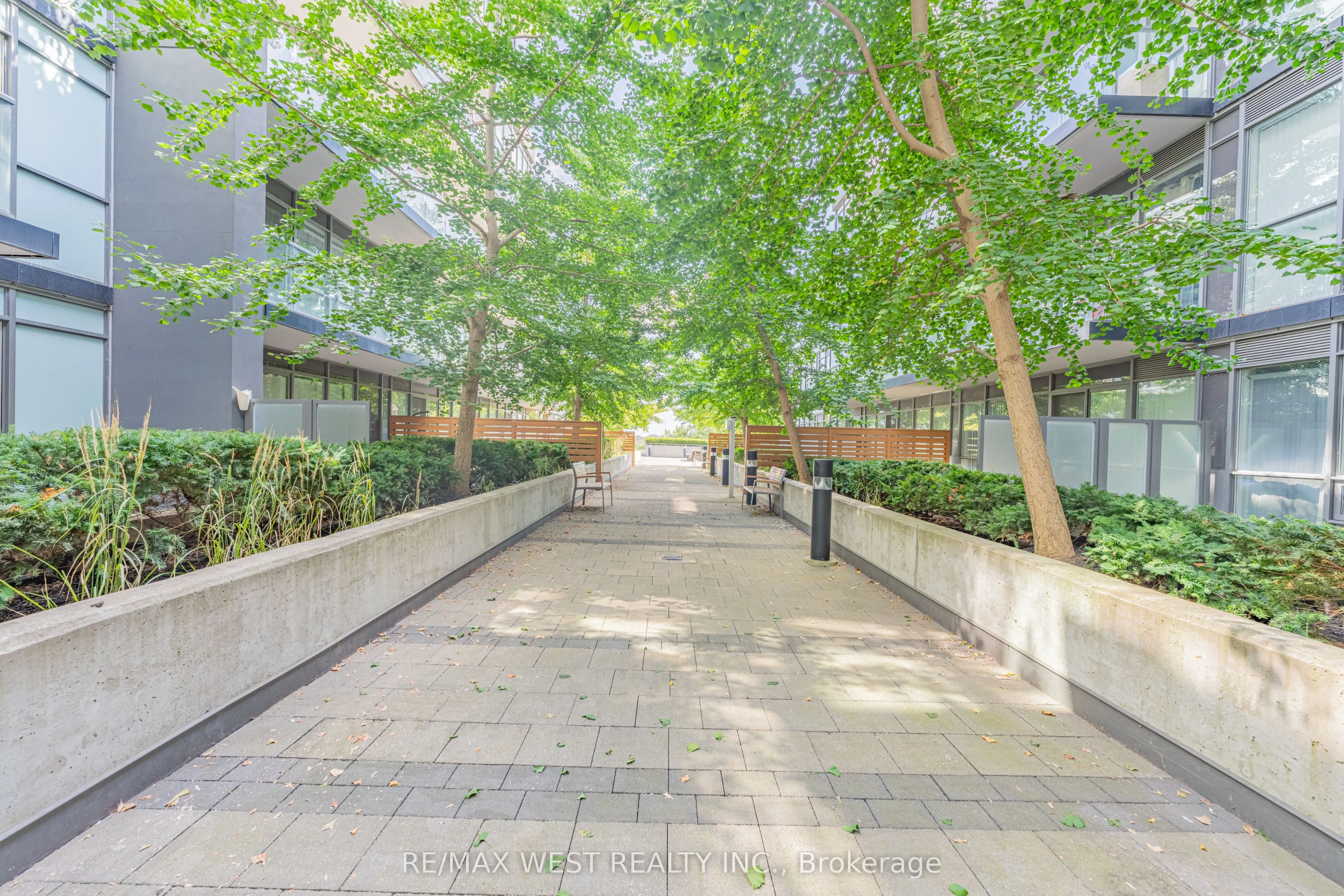 15 James Finlay Way, #627