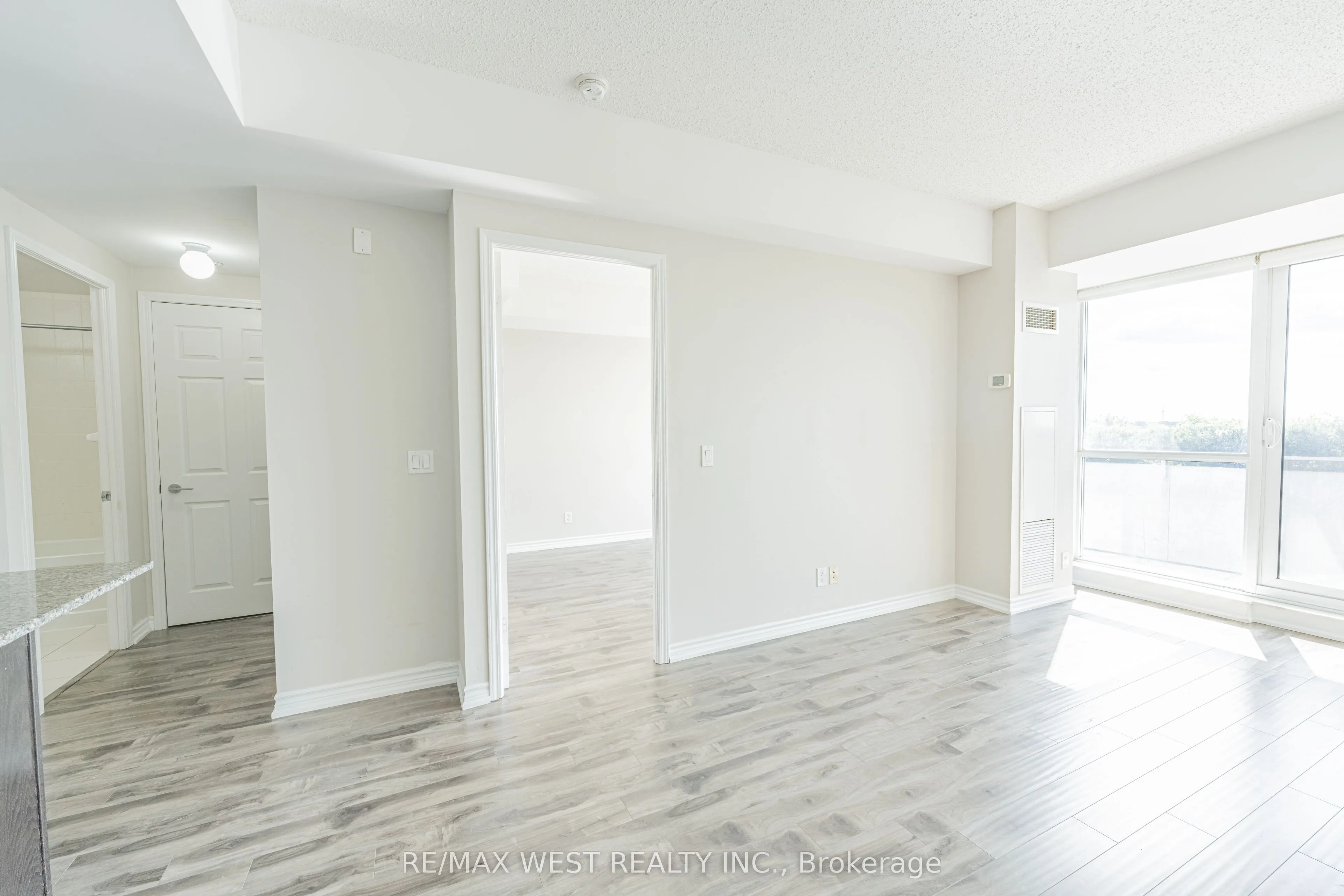 15 James Finlay Way, #627