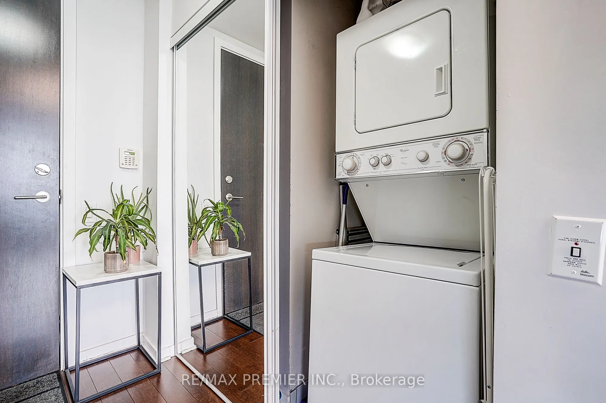 105 The Queensway, #1808
