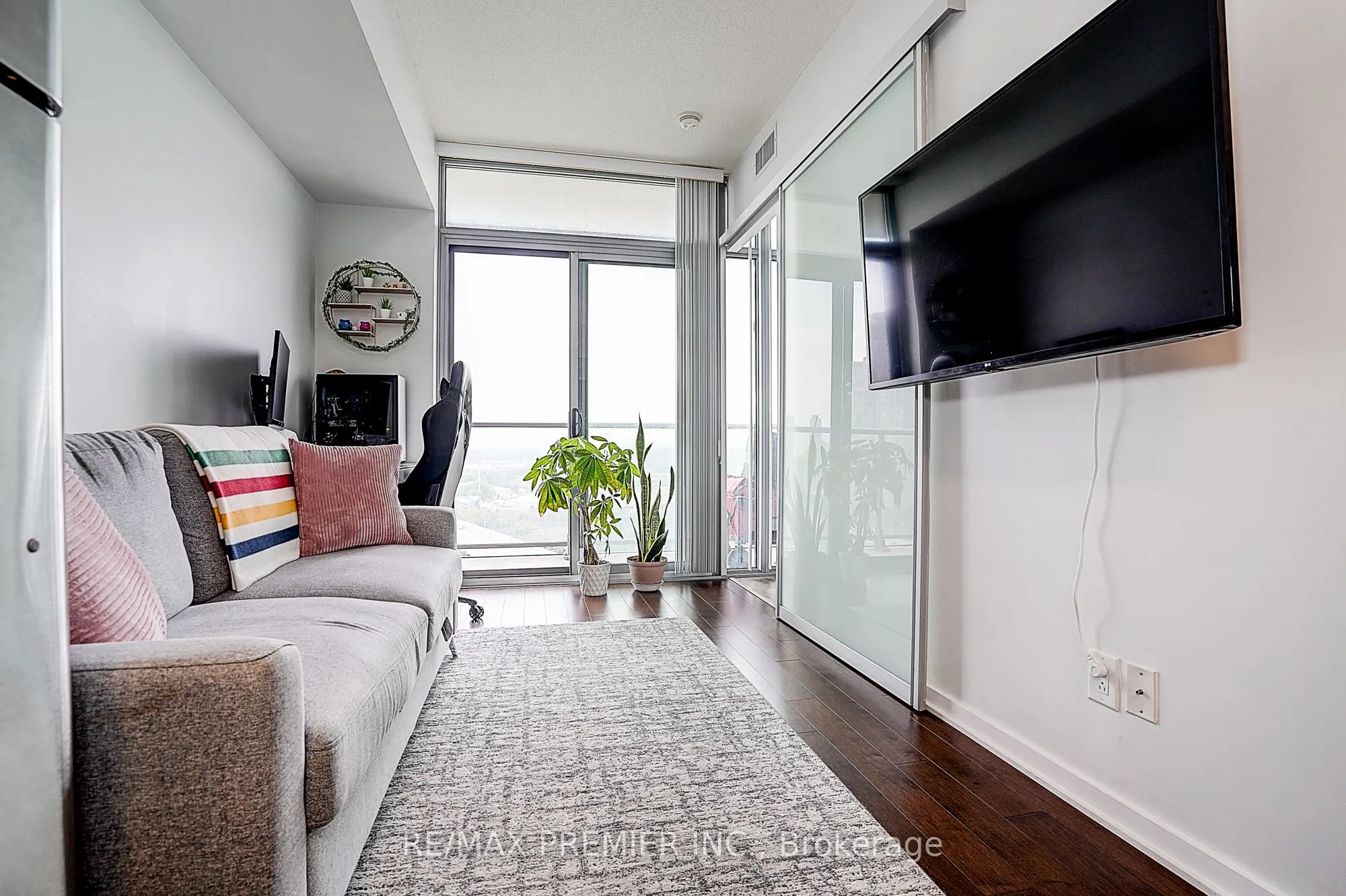 105 The Queensway, #1808