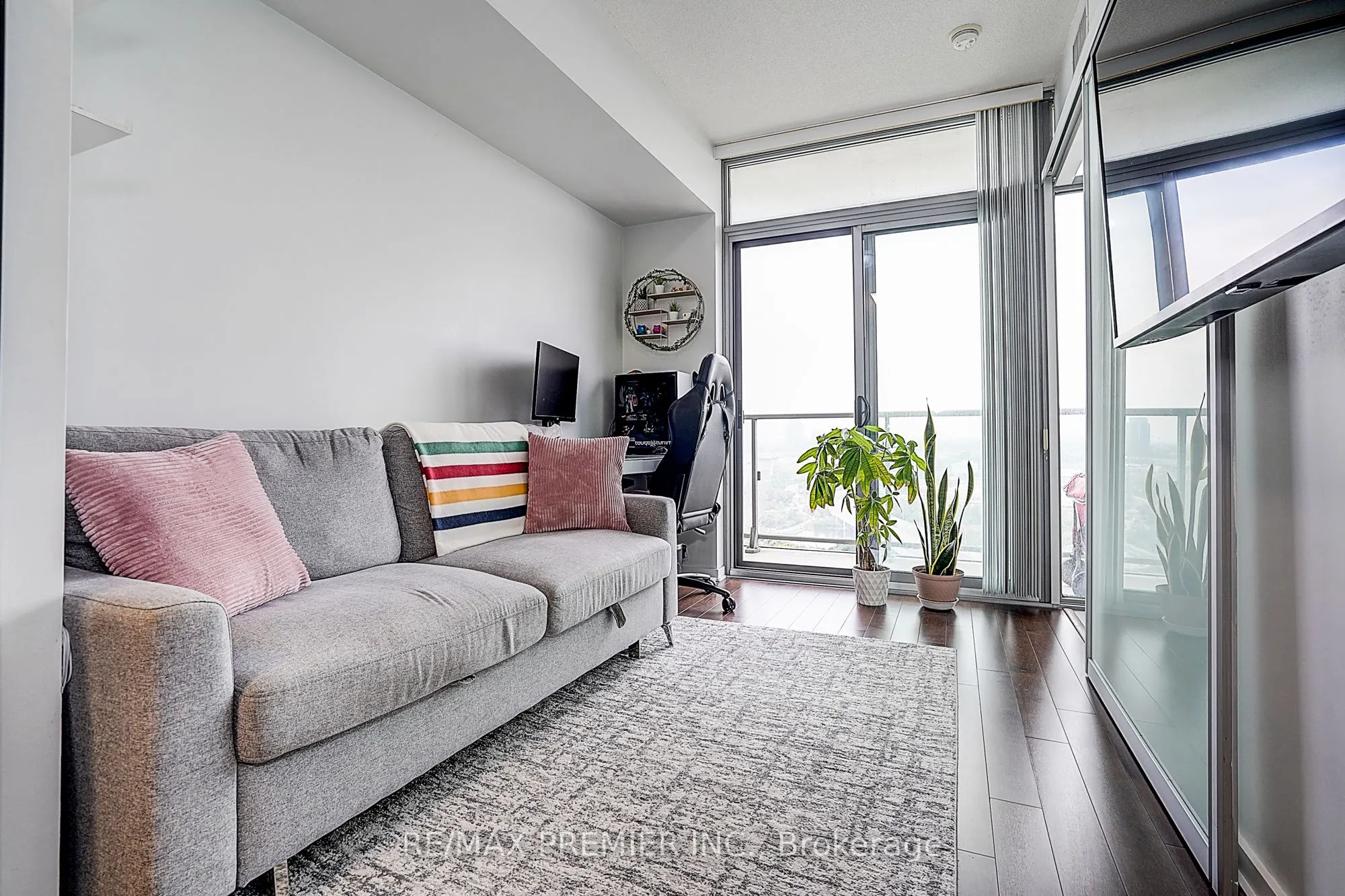 105 The Queensway, #1808