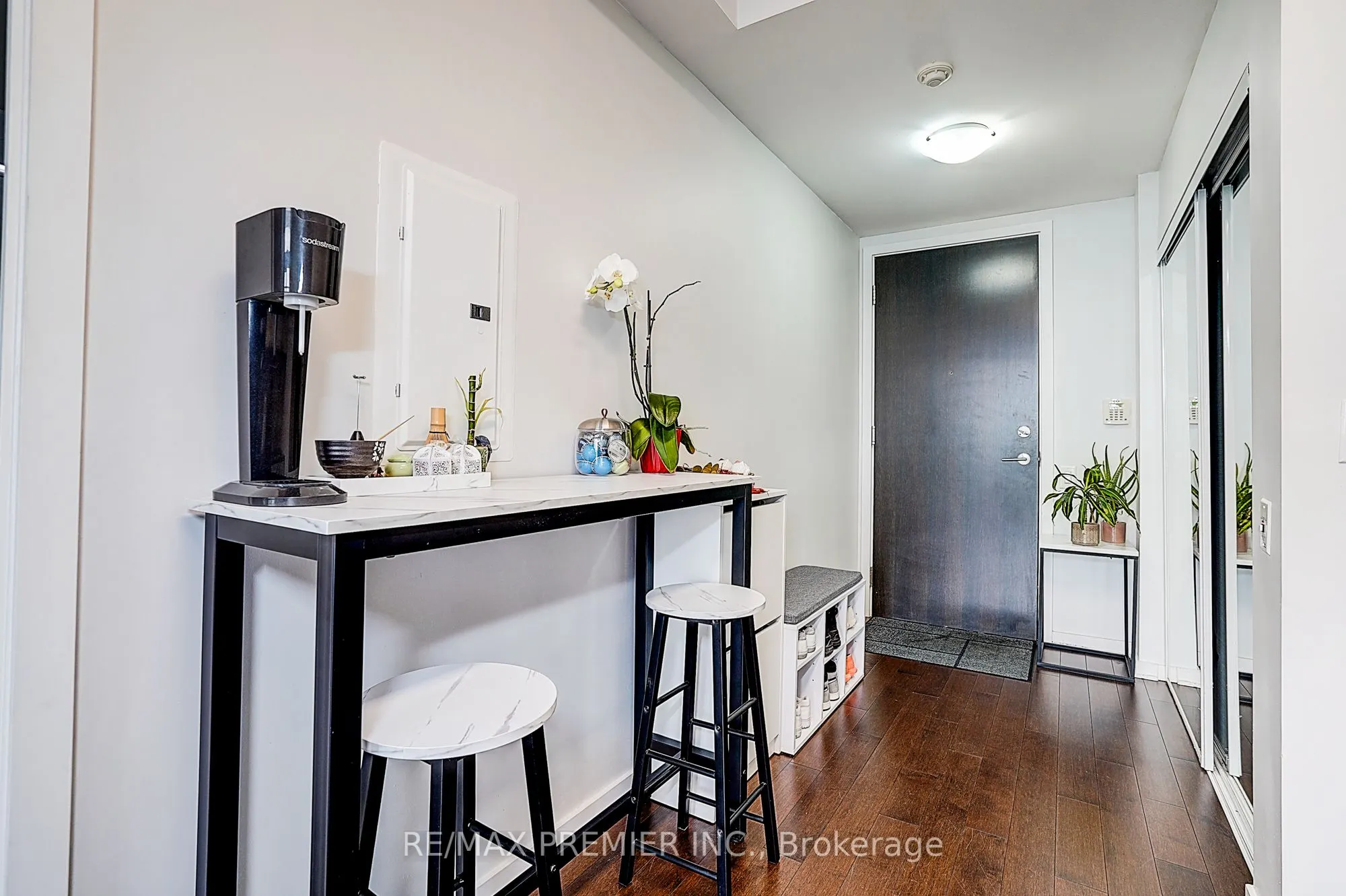105 The Queensway, #1808