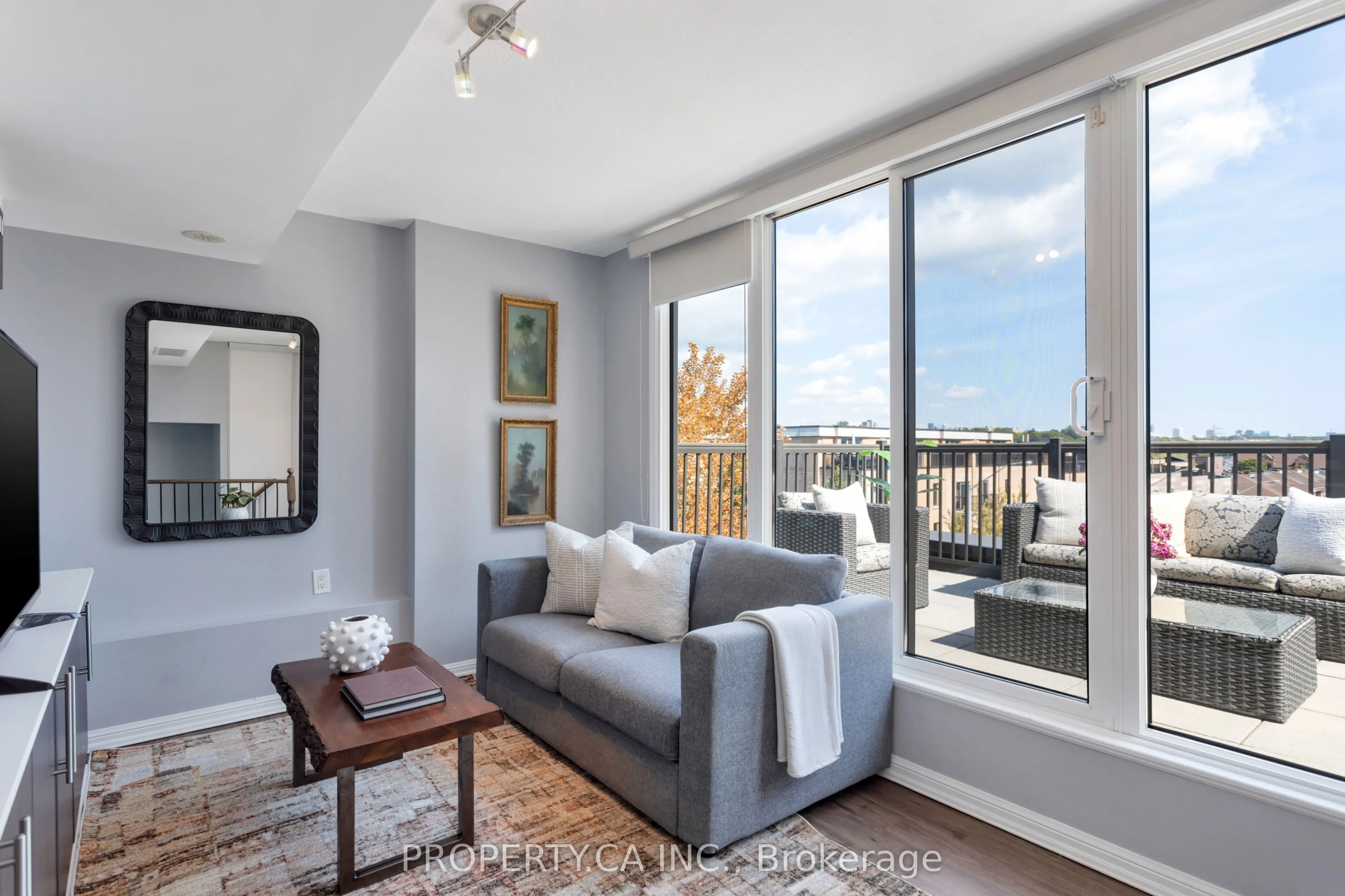 6 Foundry Avenue, #256