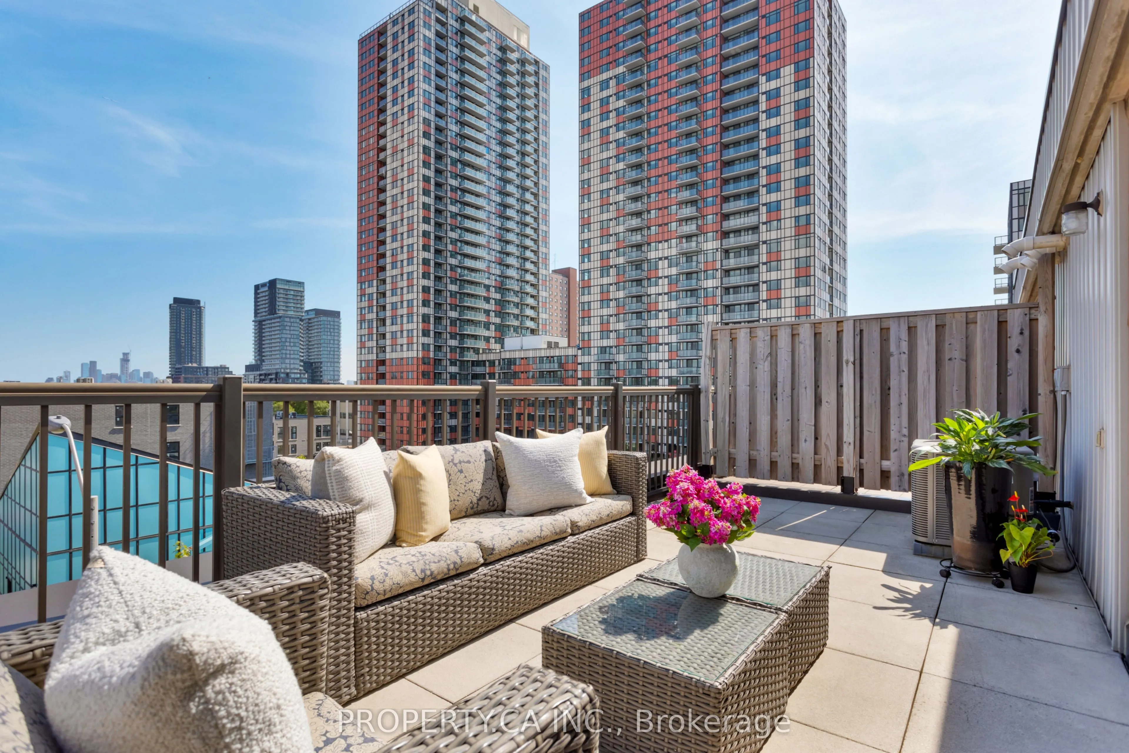 6 Foundry Avenue, #256