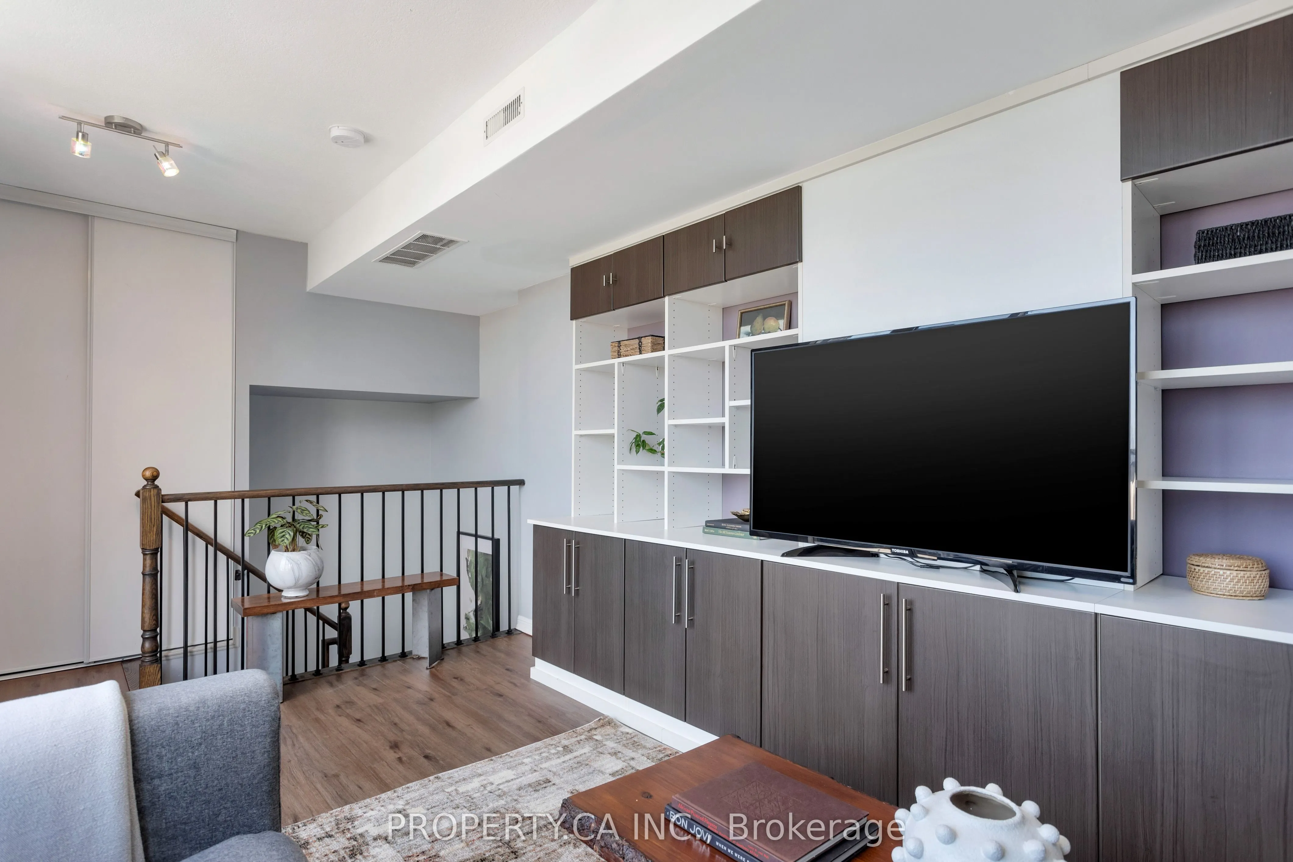6 Foundry Avenue, #256