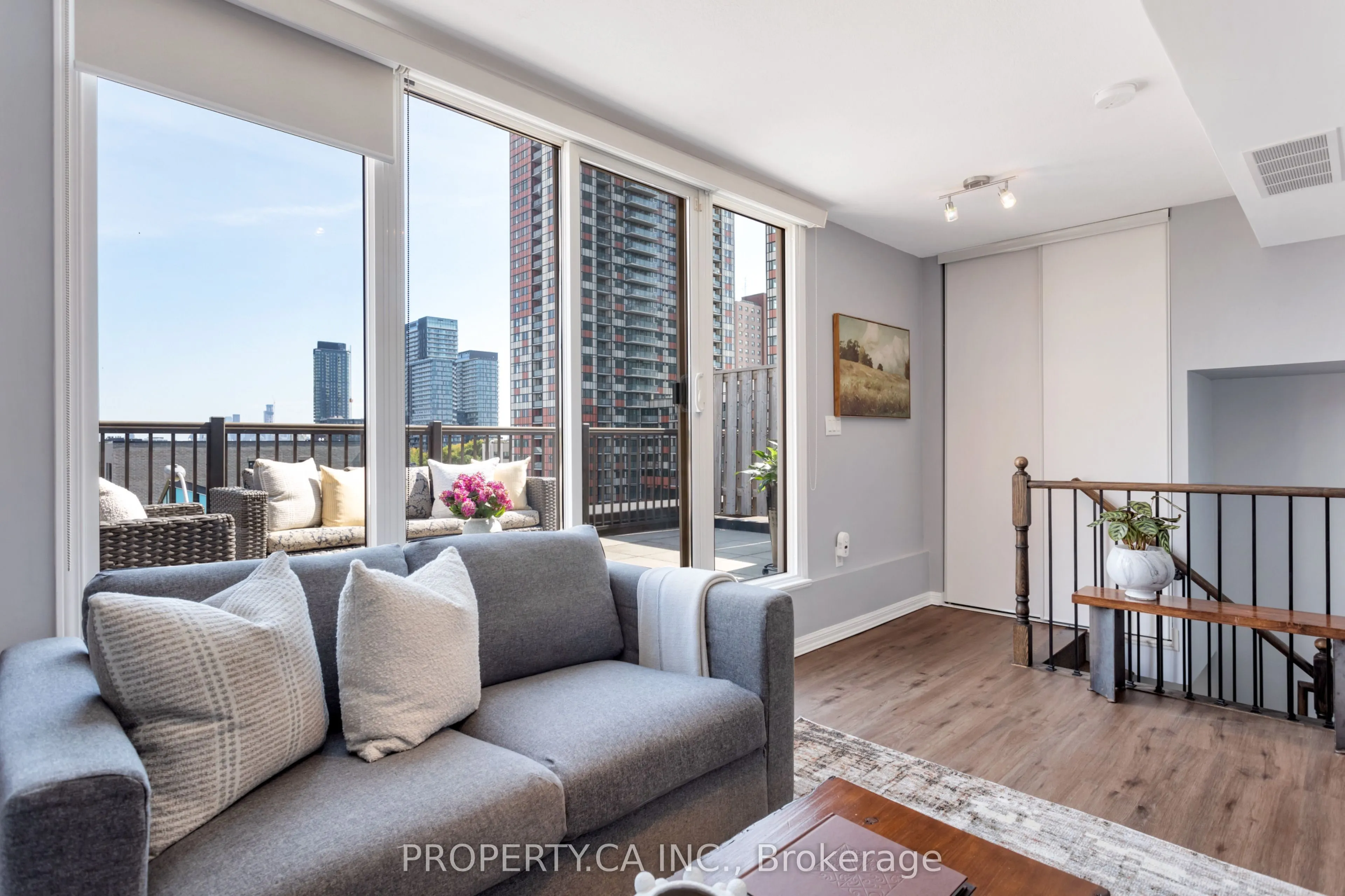 6 Foundry Avenue, #256