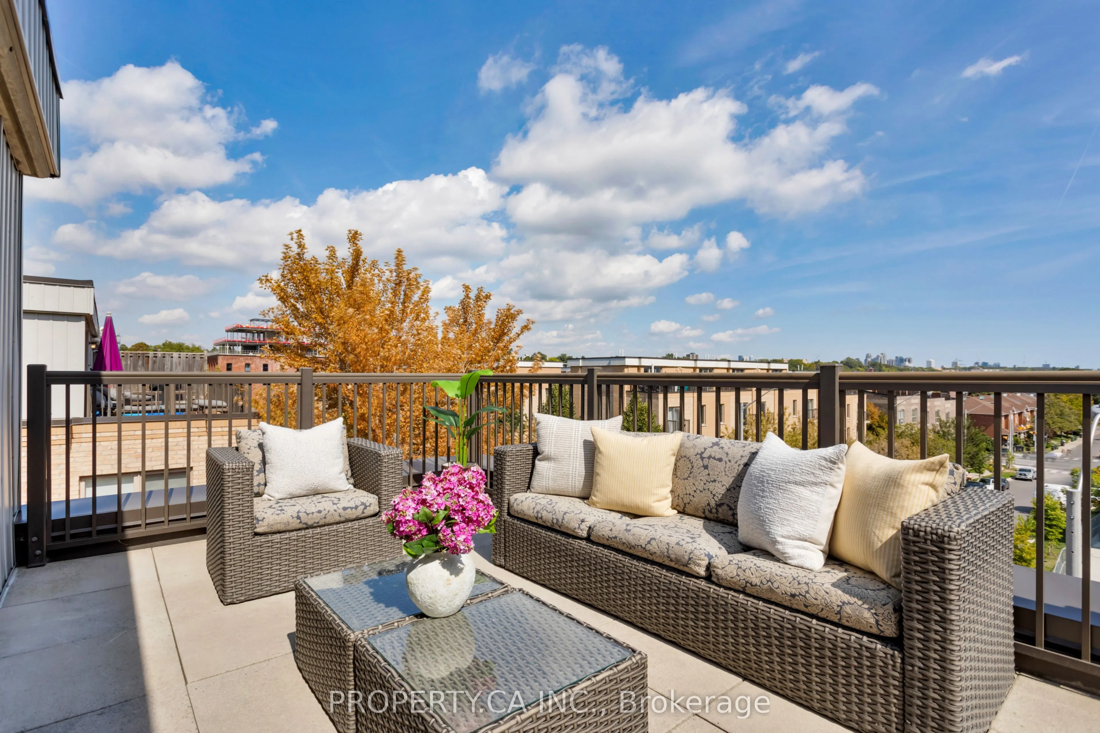 6 Foundry Avenue, #256