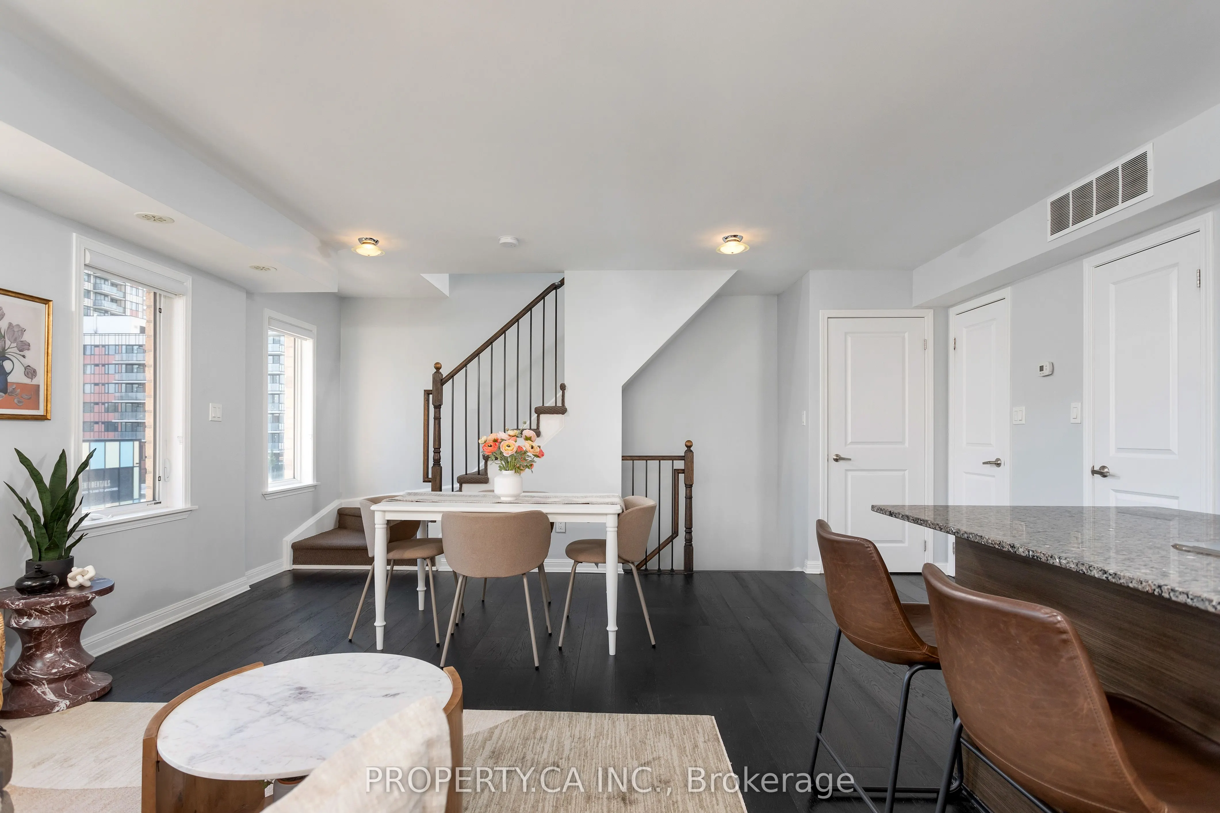 6 Foundry Avenue, #256