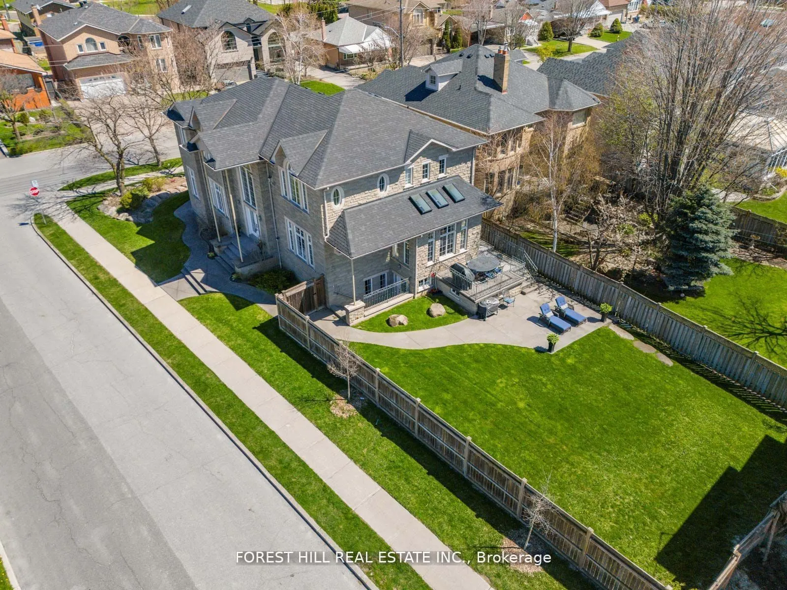 18 Highland Hill