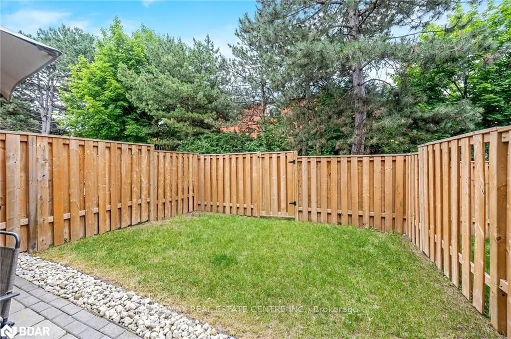 318 Laurier Avenue, #20