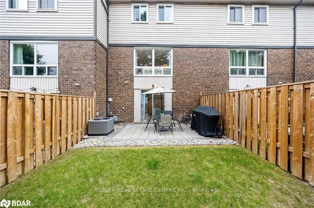 318 Laurier Avenue, #20