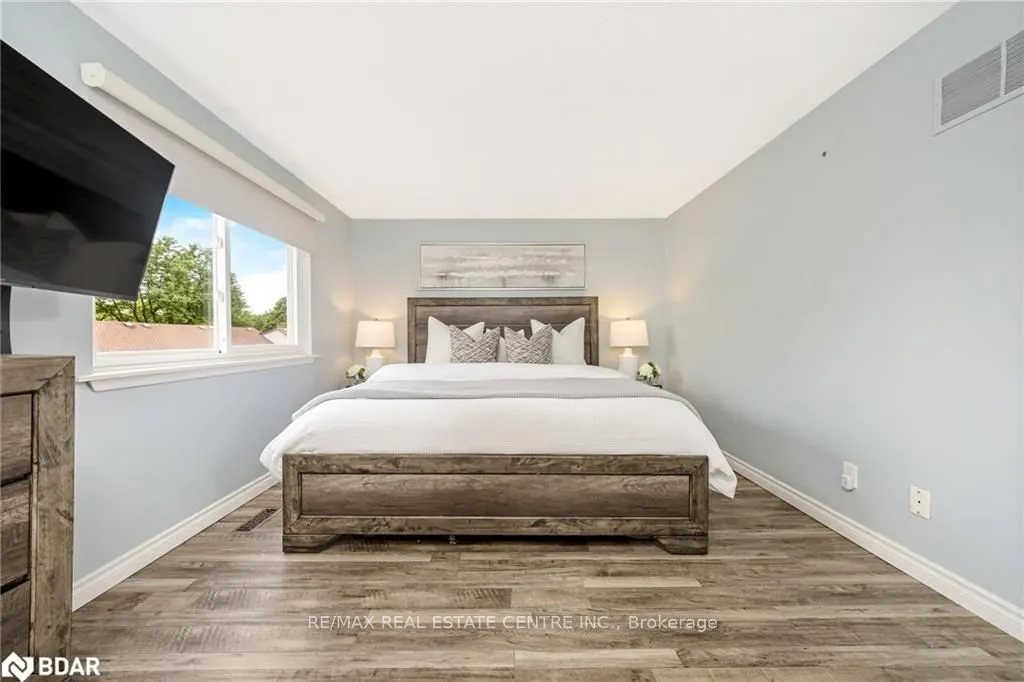 318 Laurier Avenue, #20