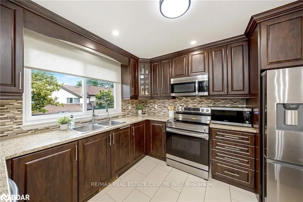 318 Laurier Avenue, #20