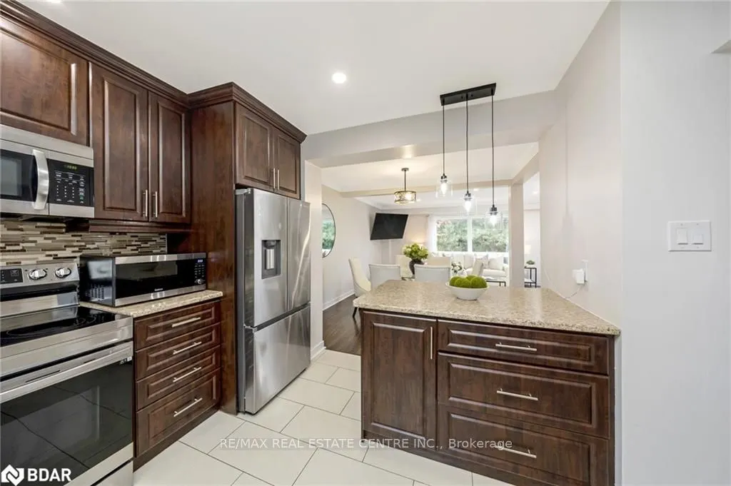 318 Laurier Avenue, #20