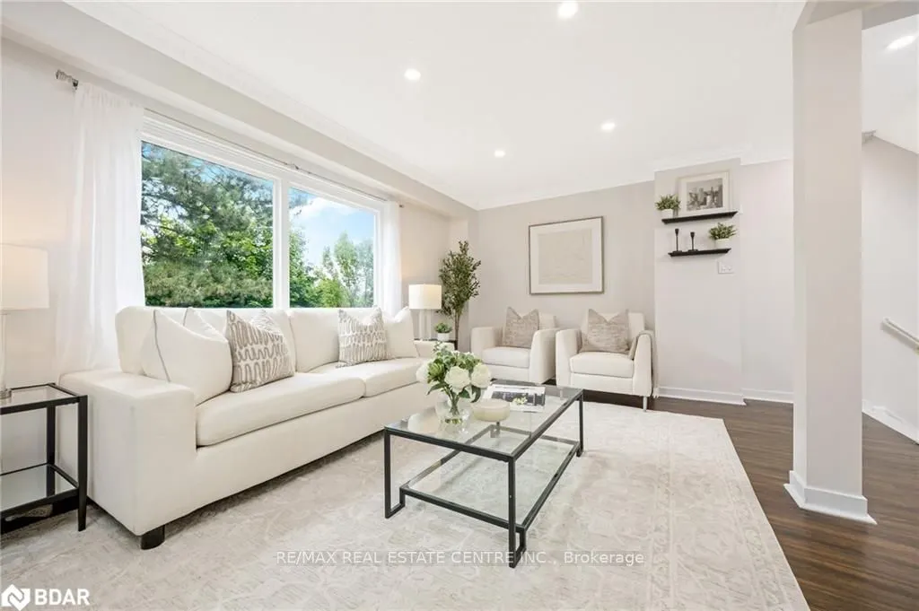 318 Laurier Avenue, #20