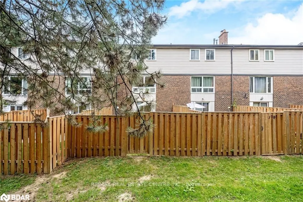 318 Laurier Avenue, #20