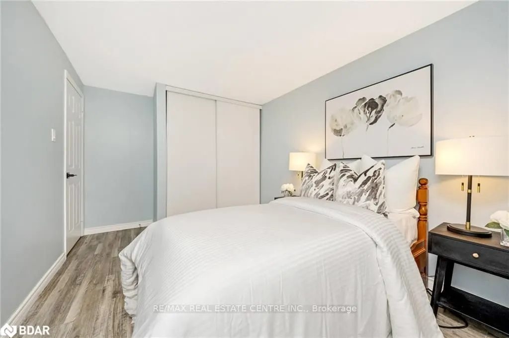 318 Laurier Avenue, #20