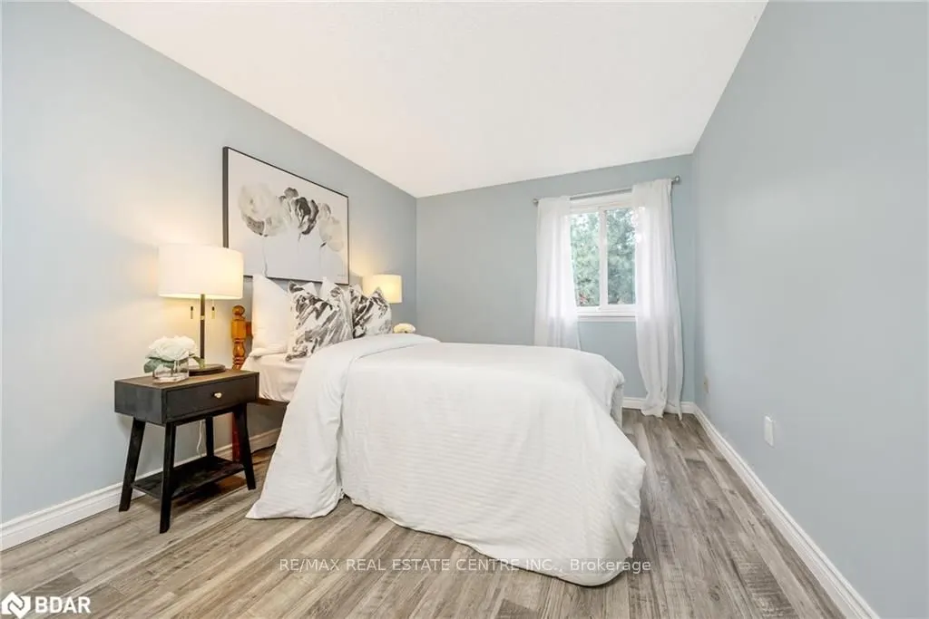 318 Laurier Avenue, #20
