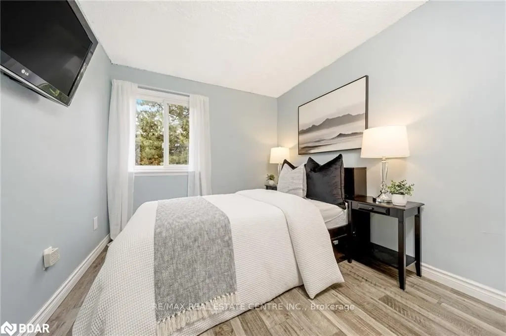 318 Laurier Avenue, #20