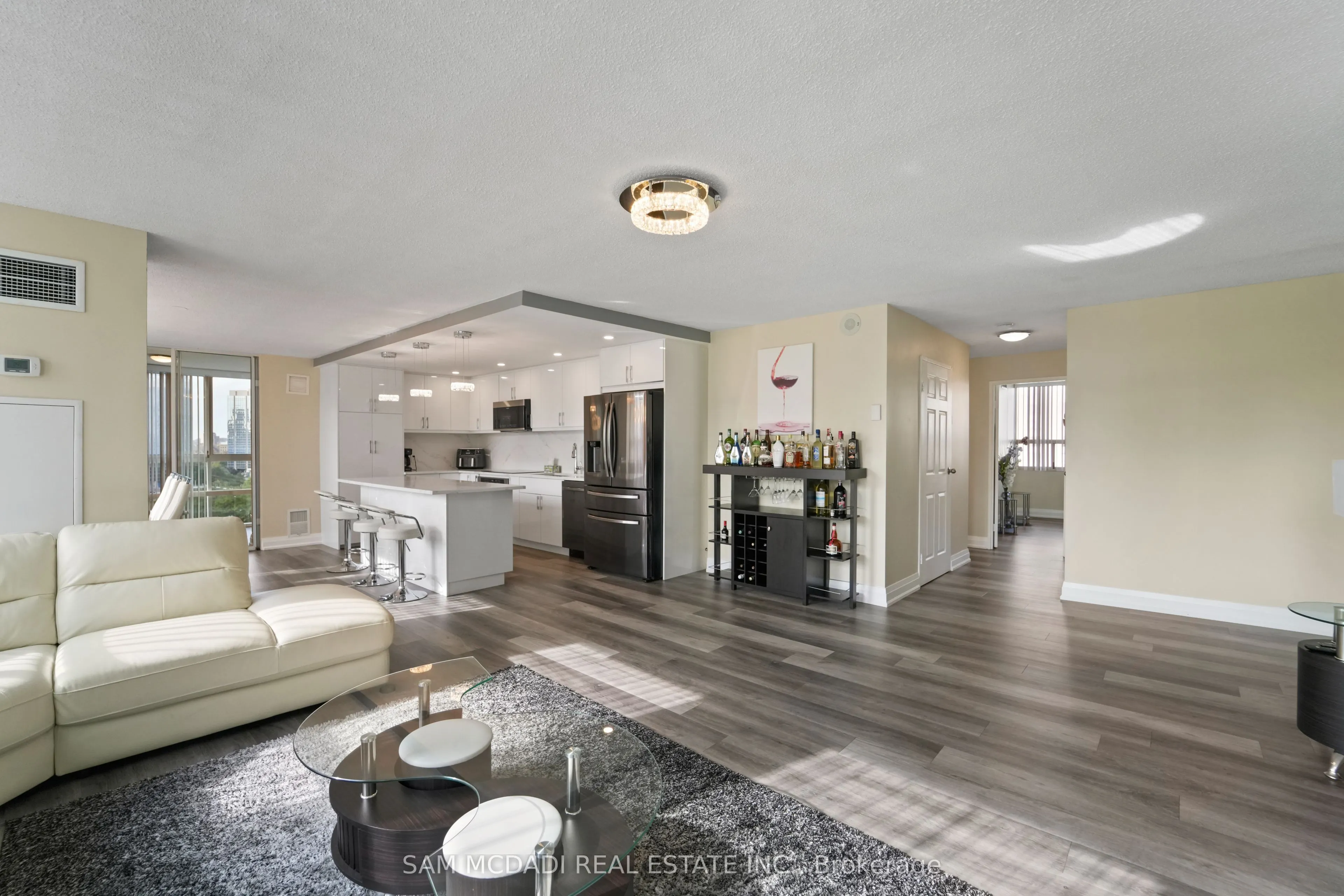 3650 Kaneff Crescent, #1207