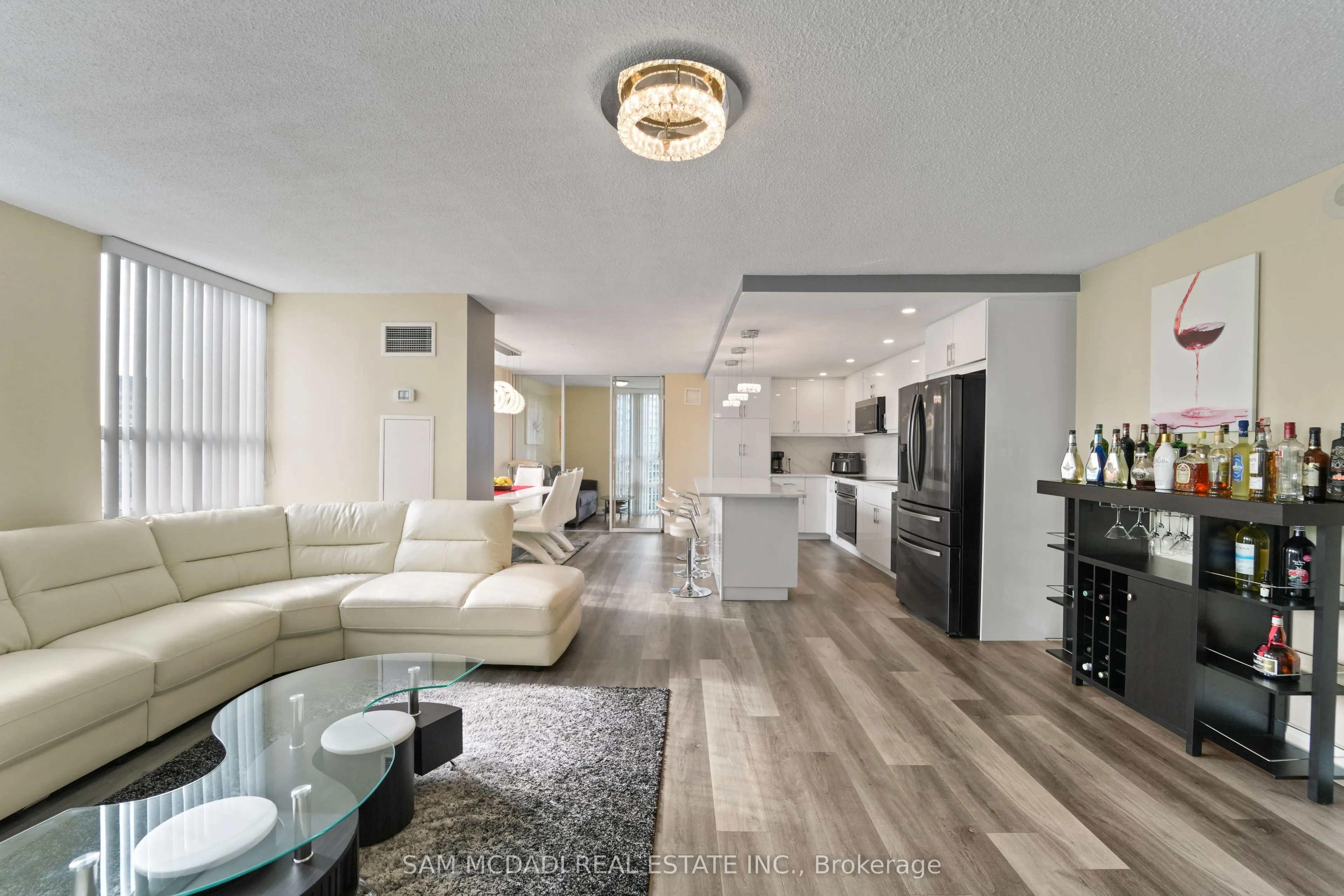 3650 Kaneff Crescent, #1207