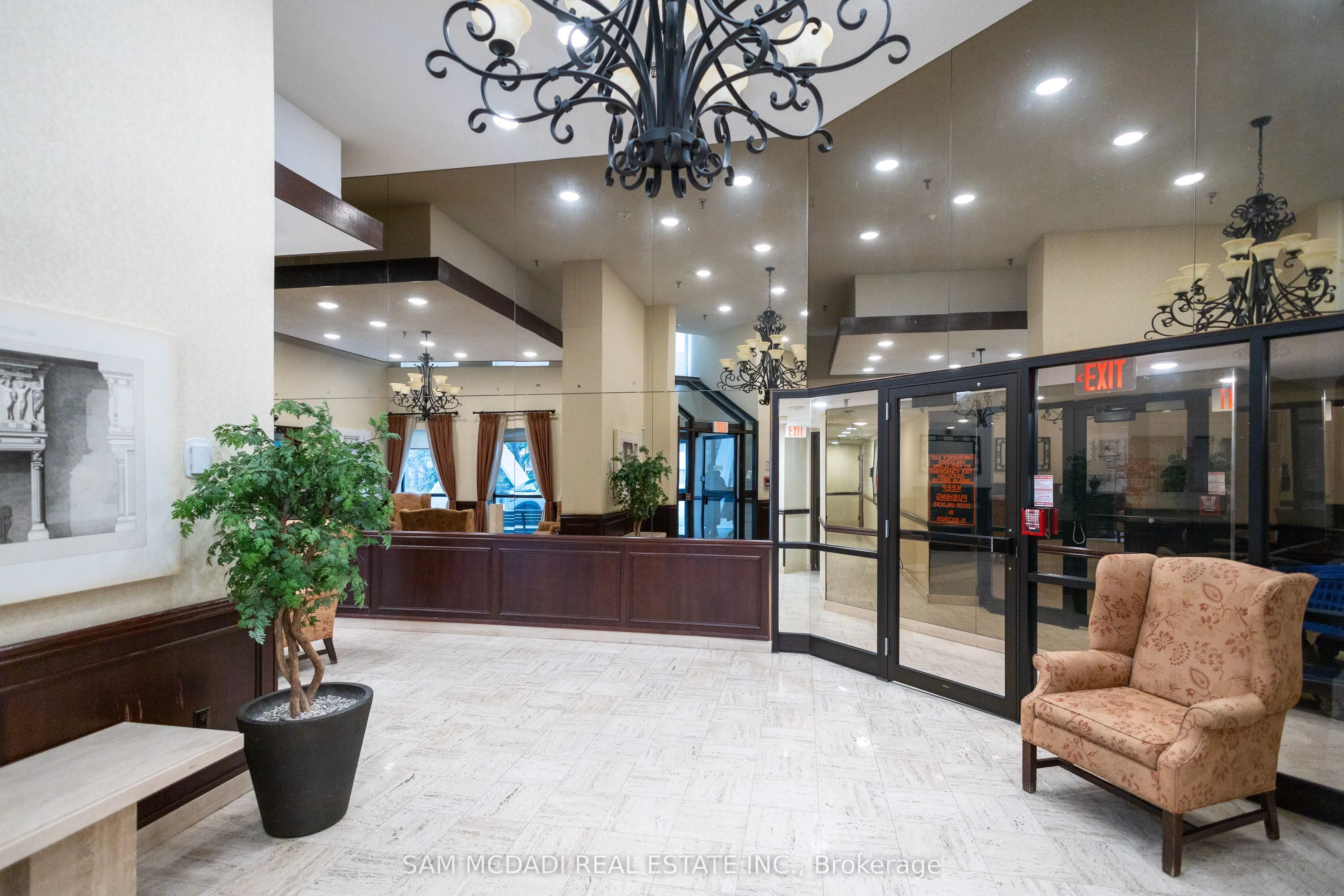 3650 Kaneff Crescent, #1207