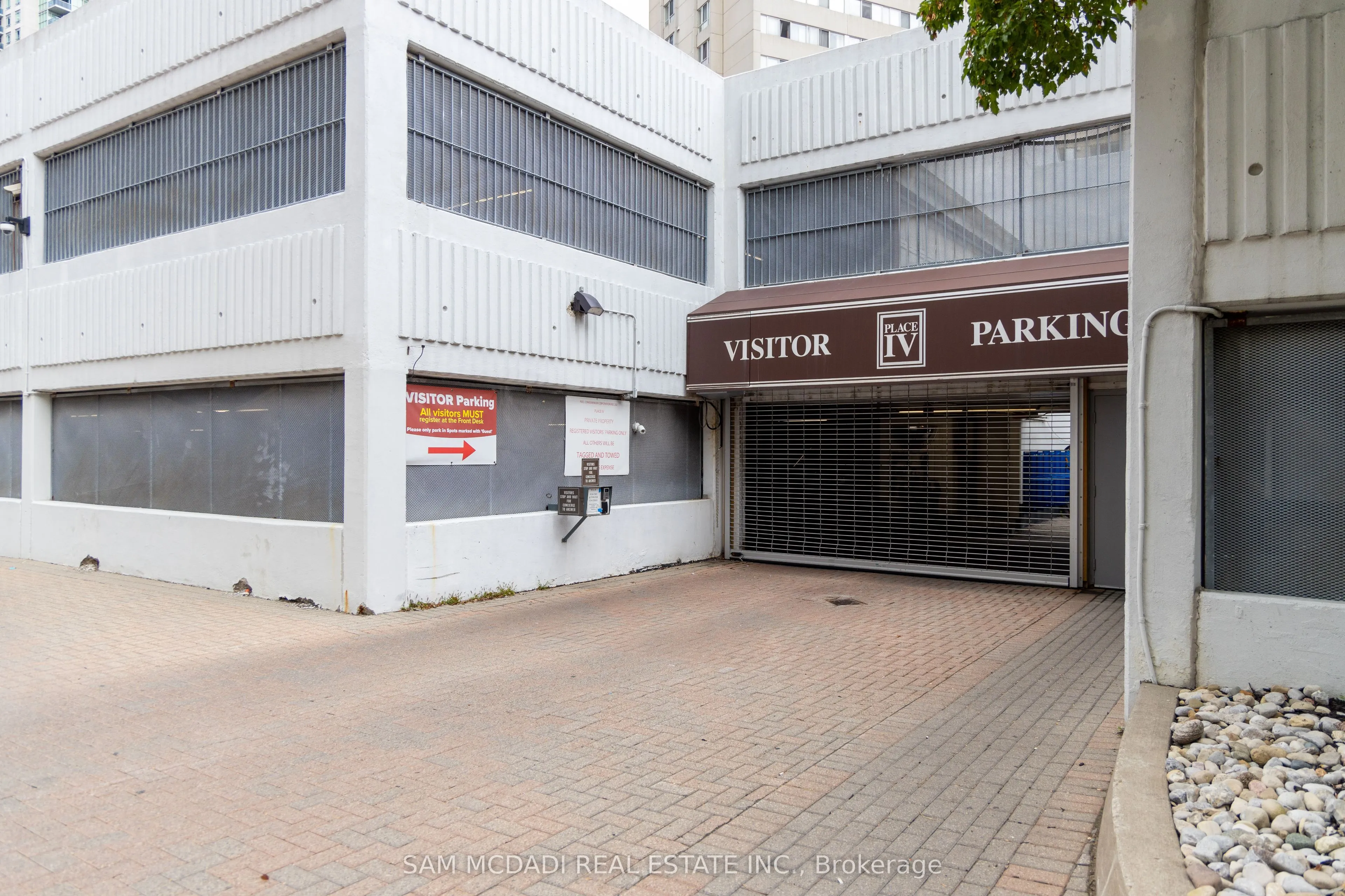 3650 Kaneff Crescent, #1207