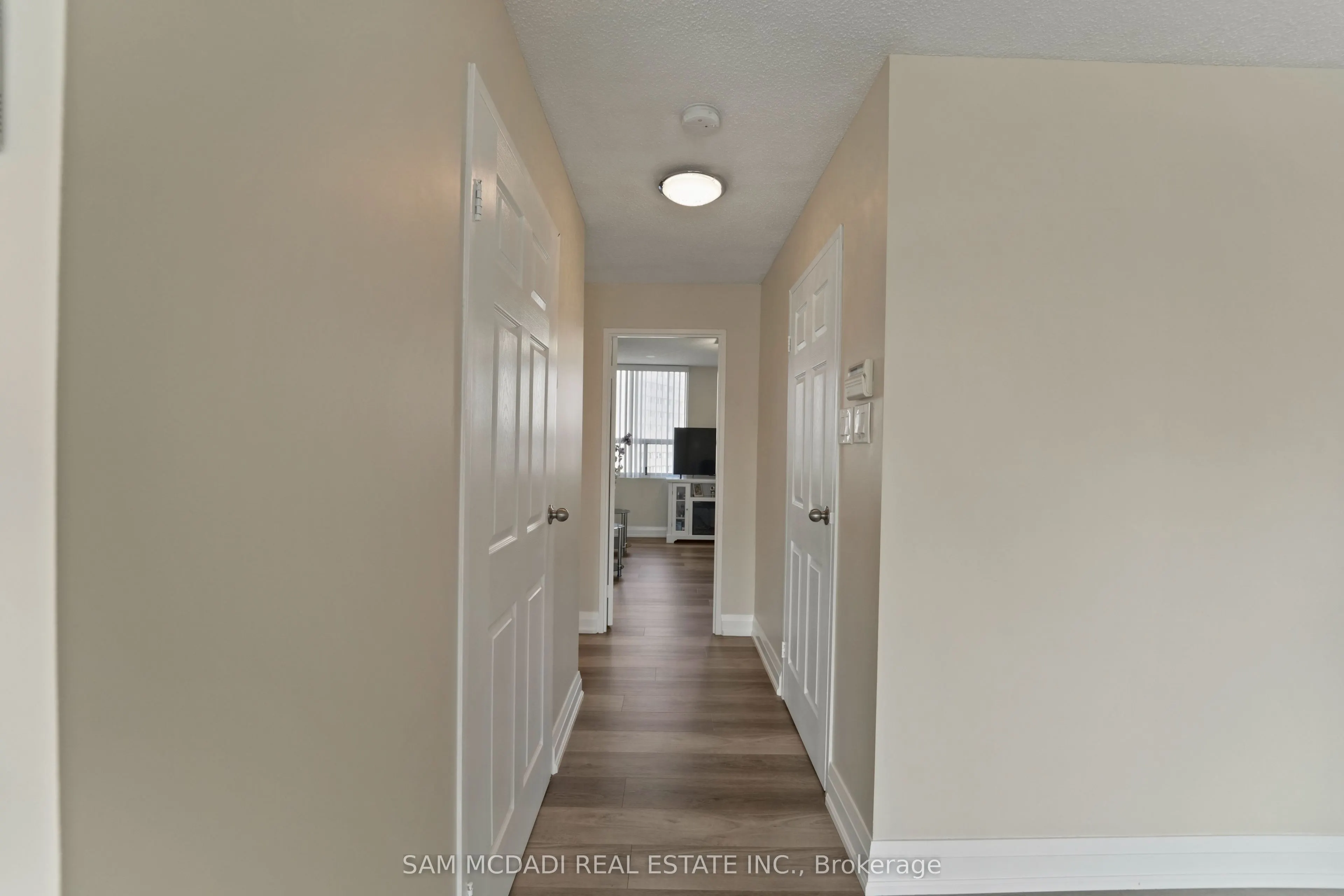 3650 Kaneff Crescent, #1207