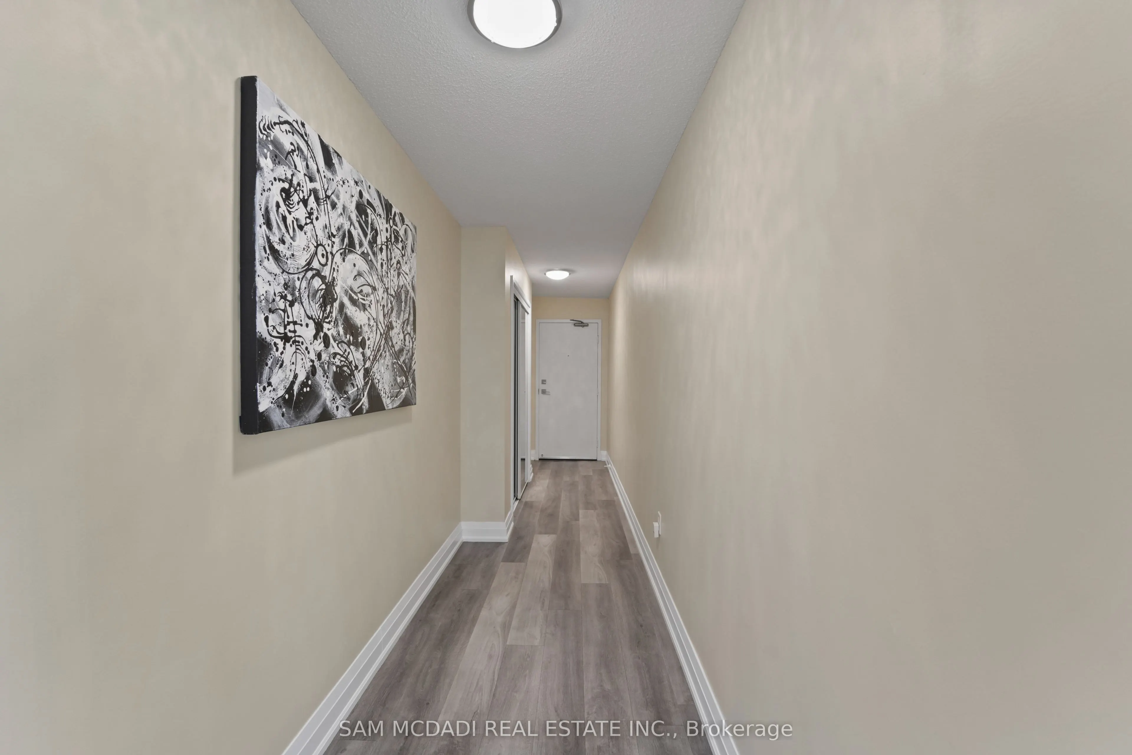 3650 Kaneff Crescent, #1207