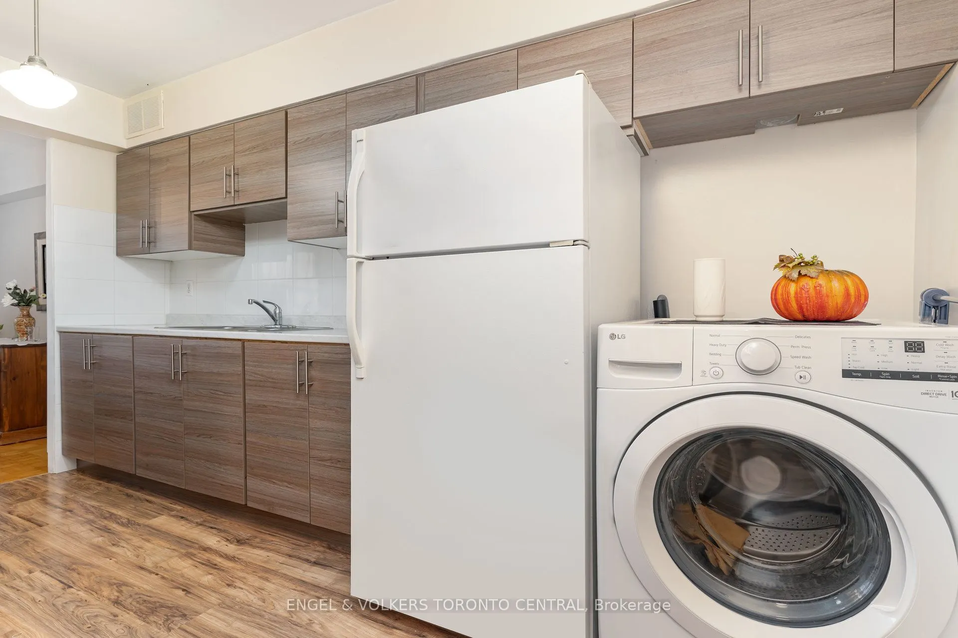 5 Frith Road, #808
