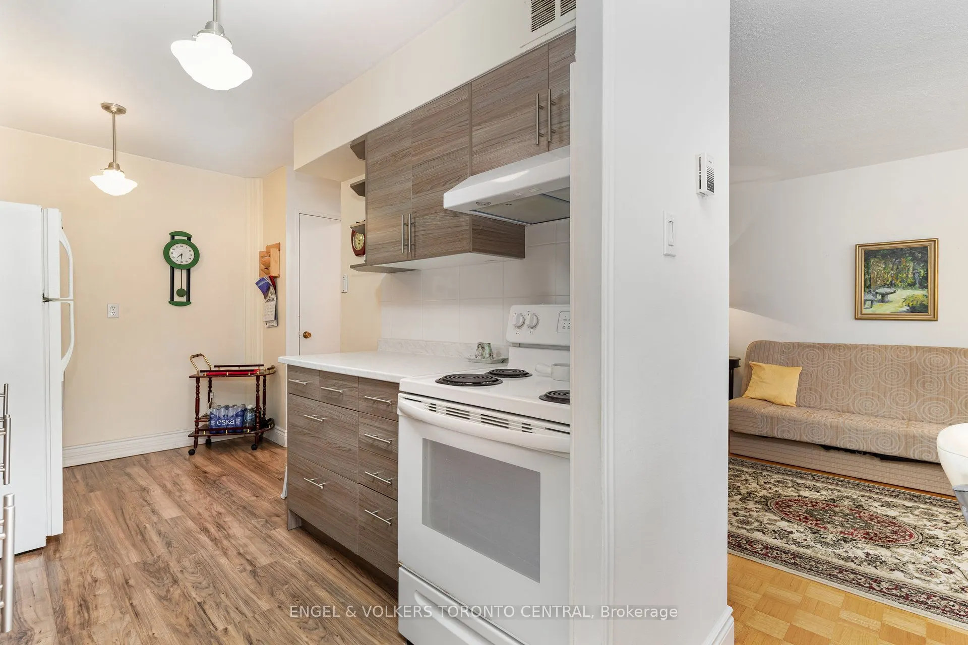 5 Frith Road, #808