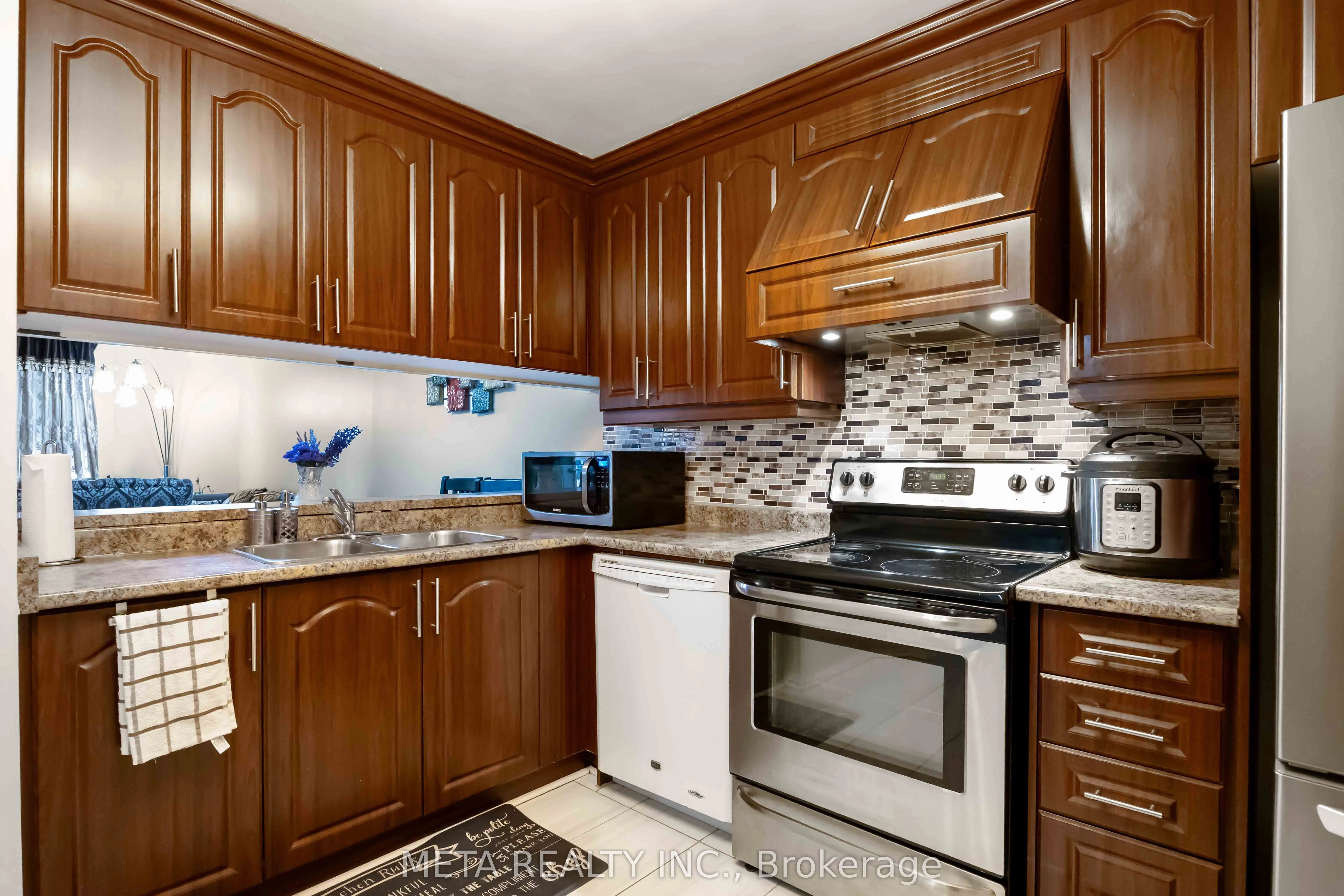 236 Albion Road, #604