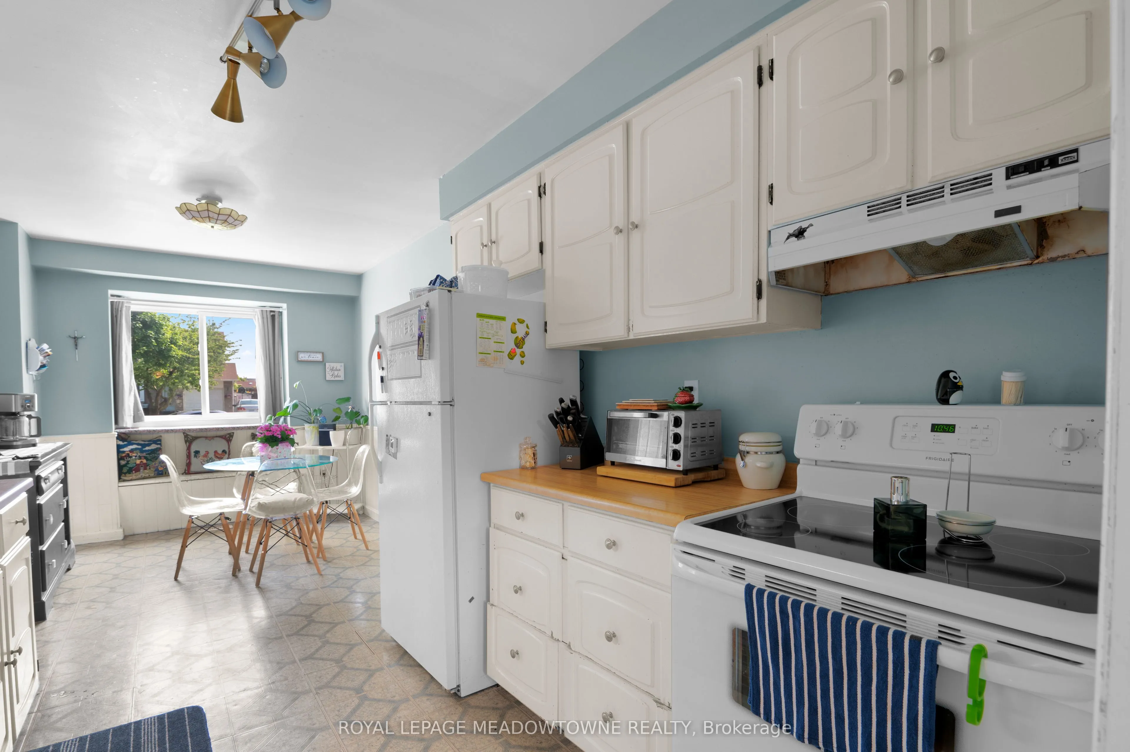 6058 Starfield Crescent
