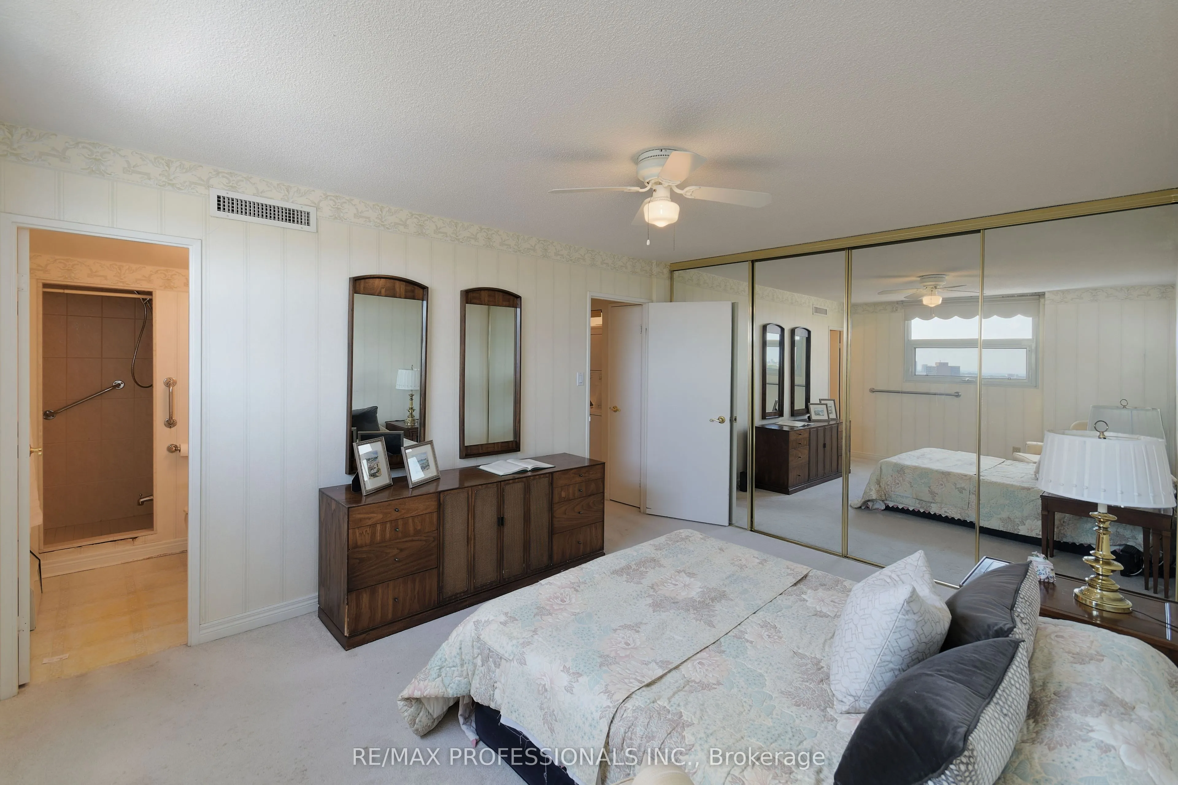 299 Mill Road, #1207