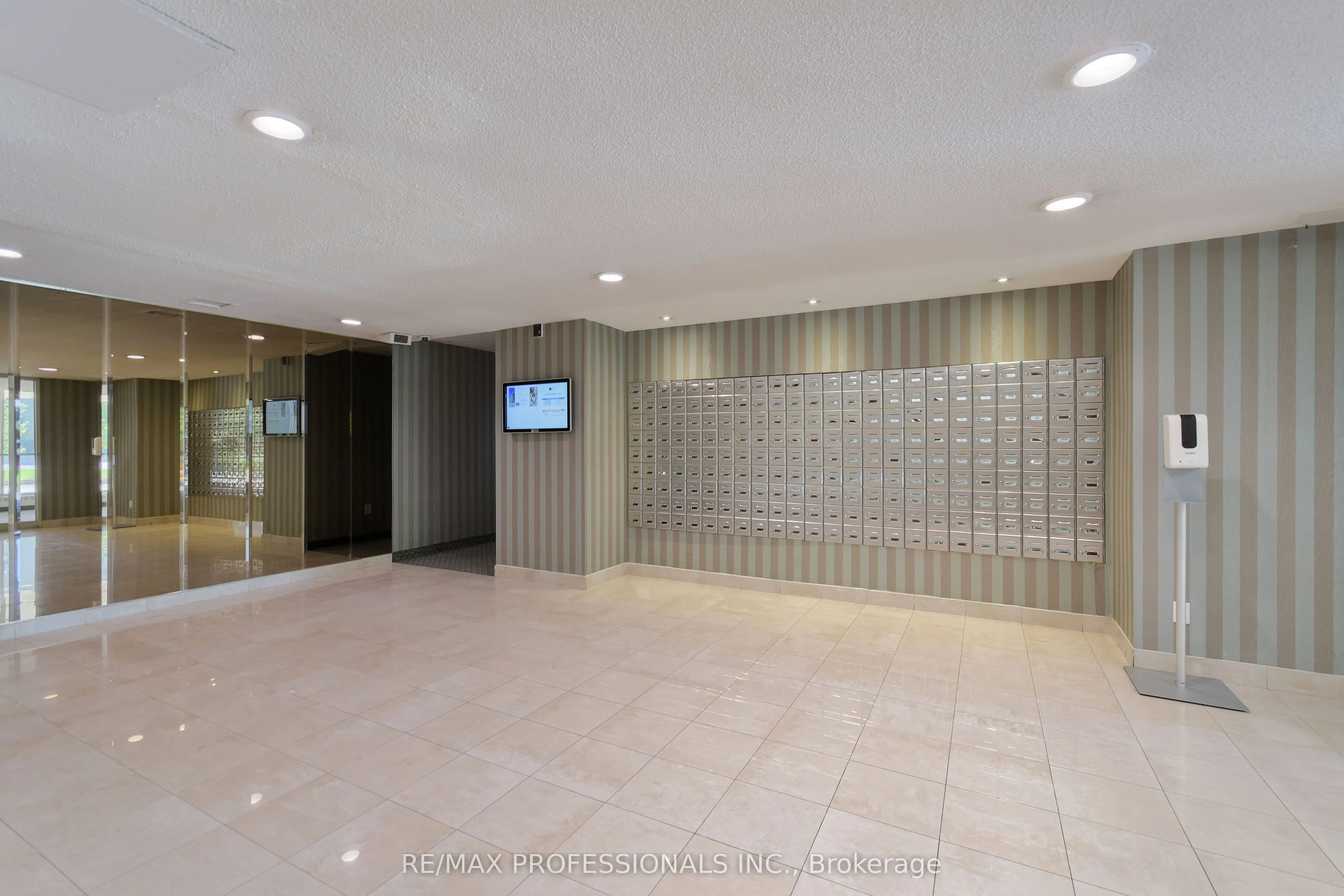 299 Mill Road, #1207