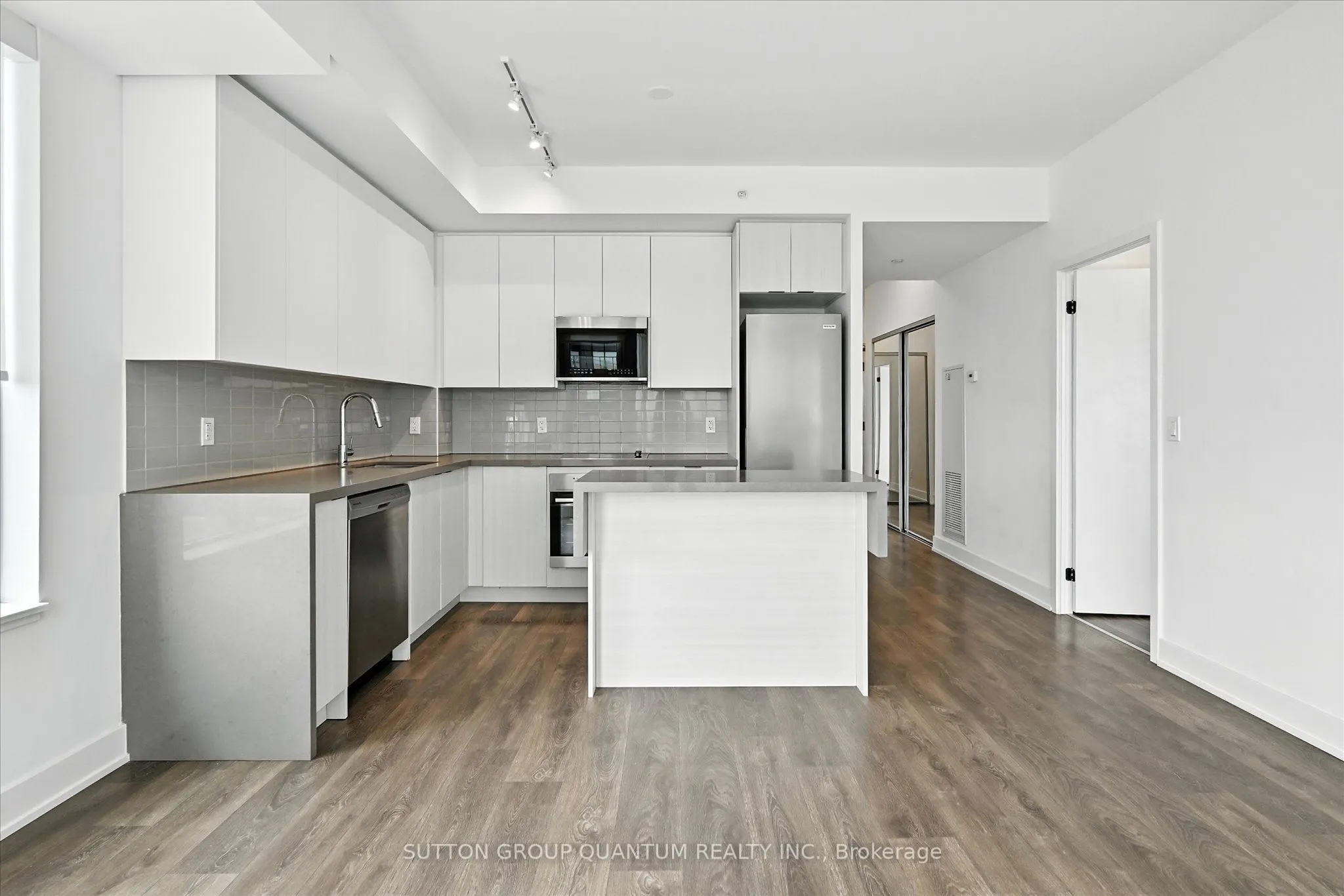 2489 Taunton Road, #611