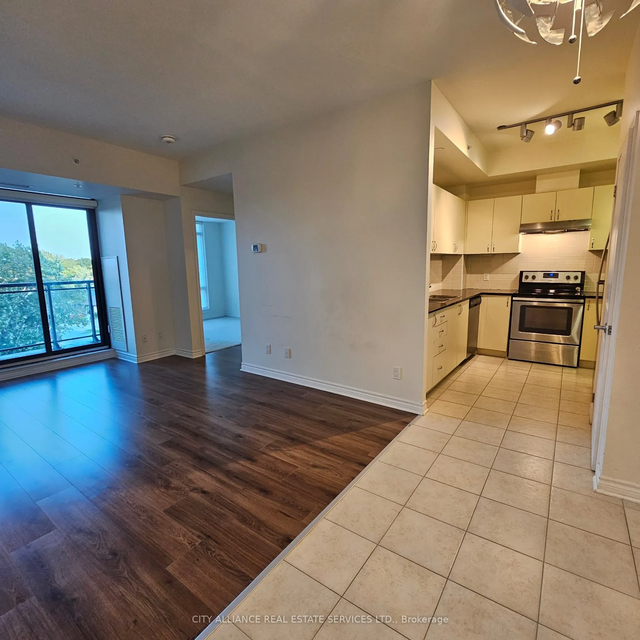 2522 Keele Street, #512