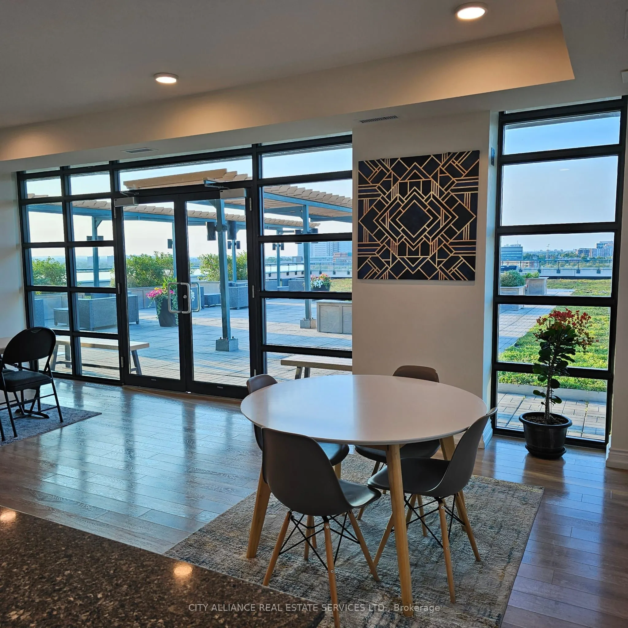 2522 Keele Street, #512
