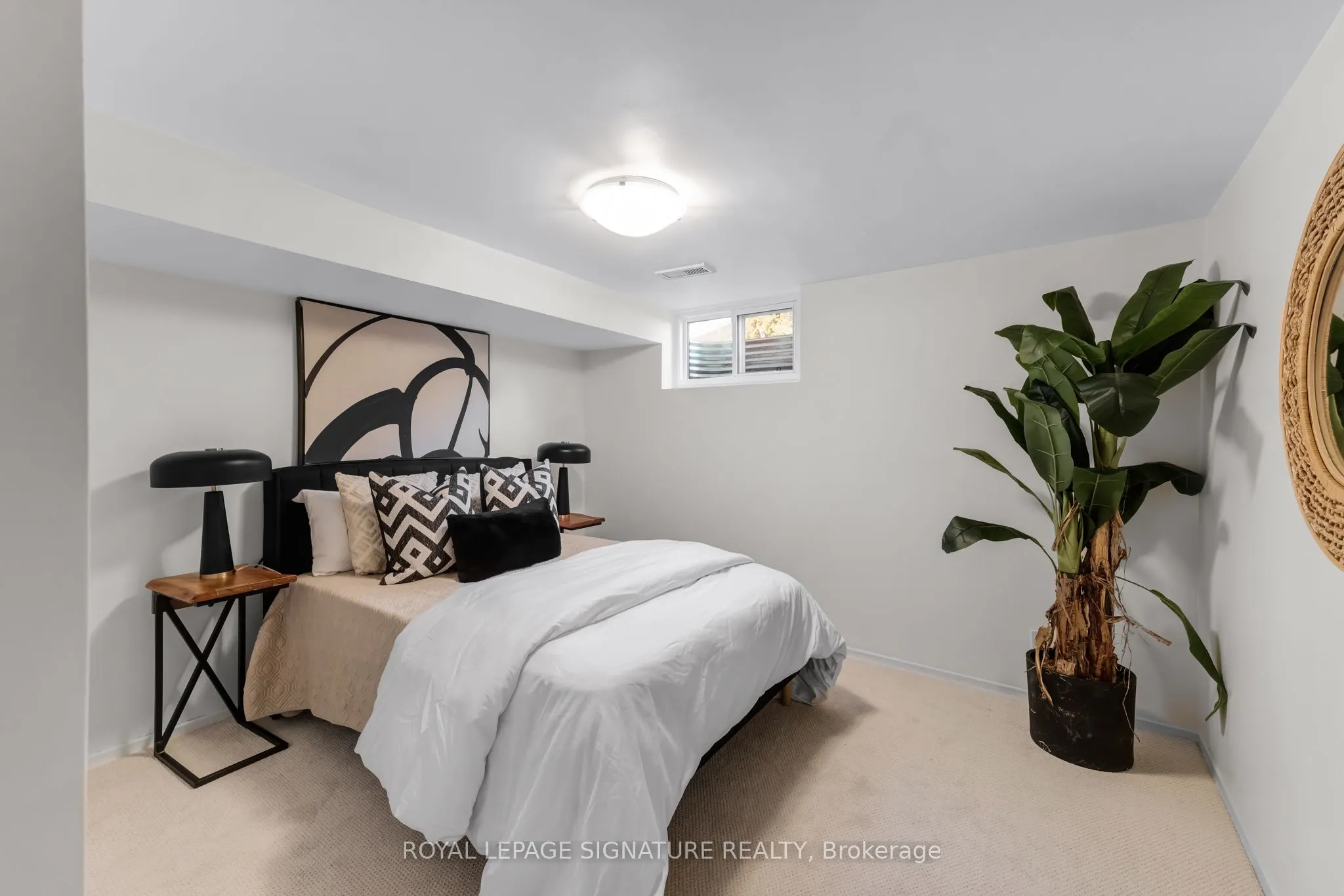 1256 Tyneburn Crescent