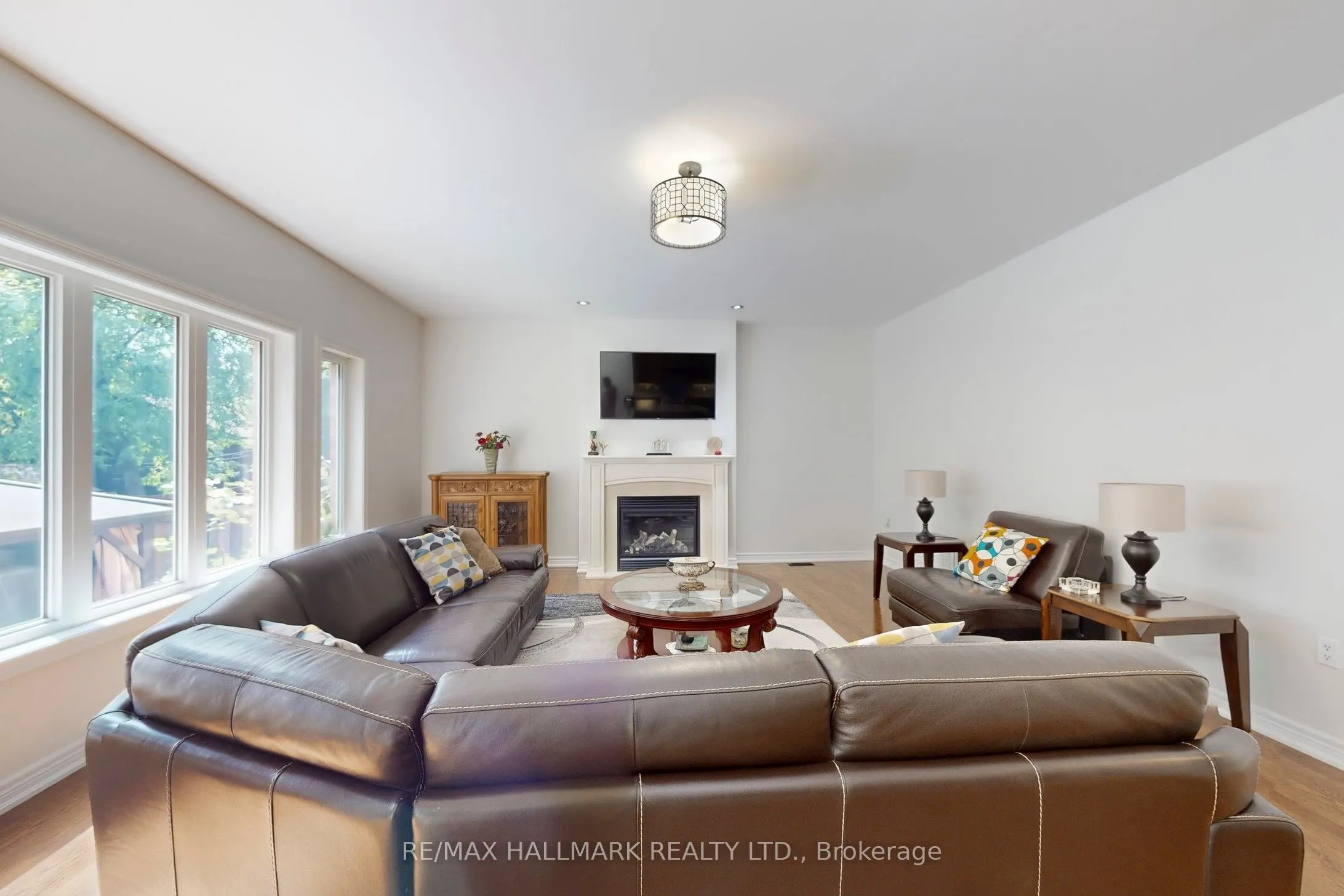 33 Borland Crescent