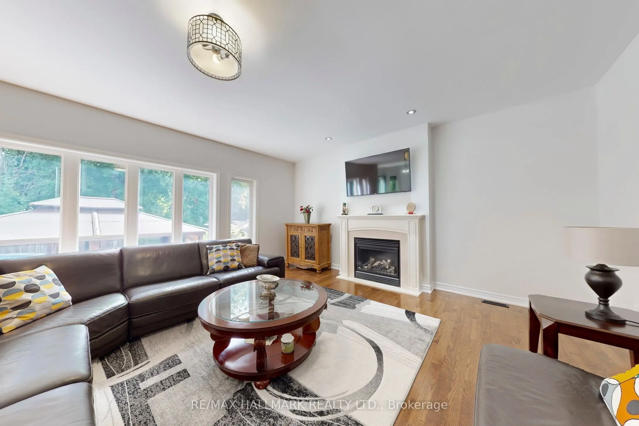 33 Borland Crescent