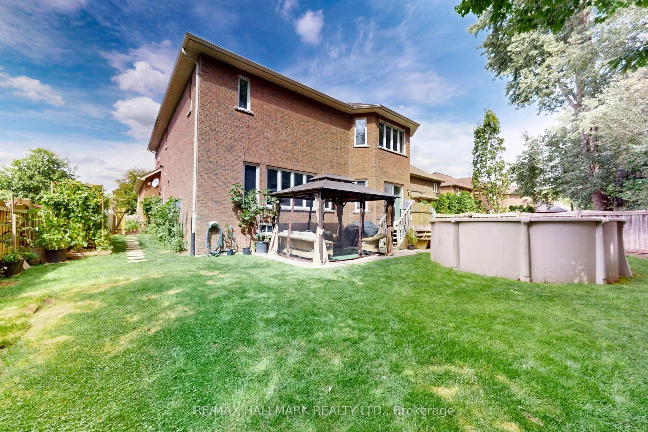 33 Borland Crescent