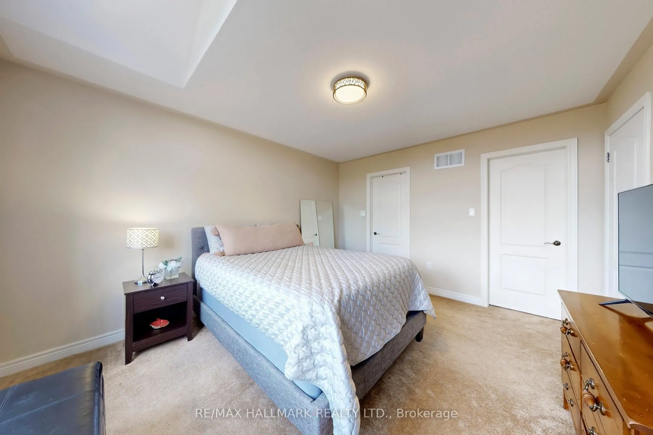 33 Borland Crescent