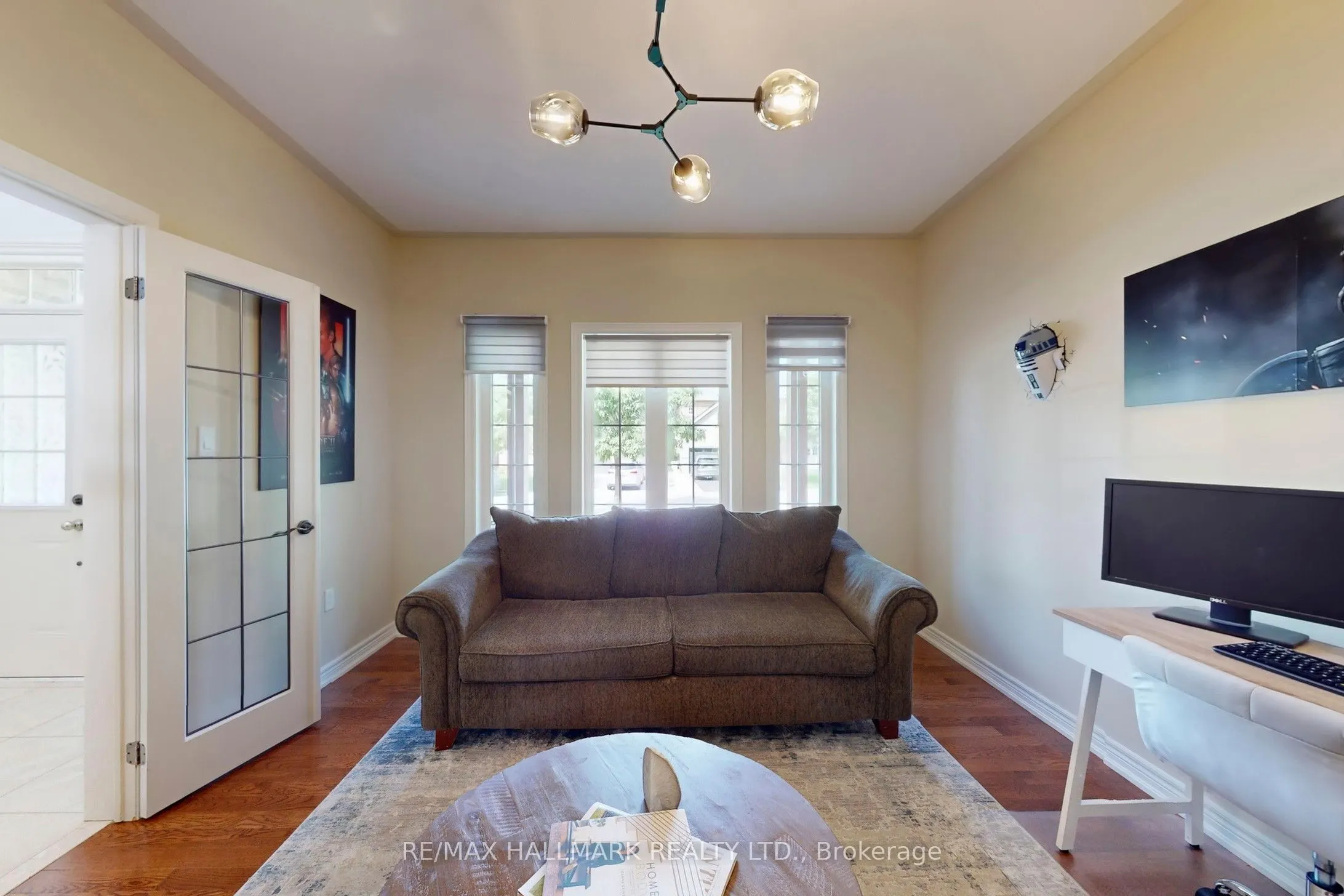 33 Borland Crescent