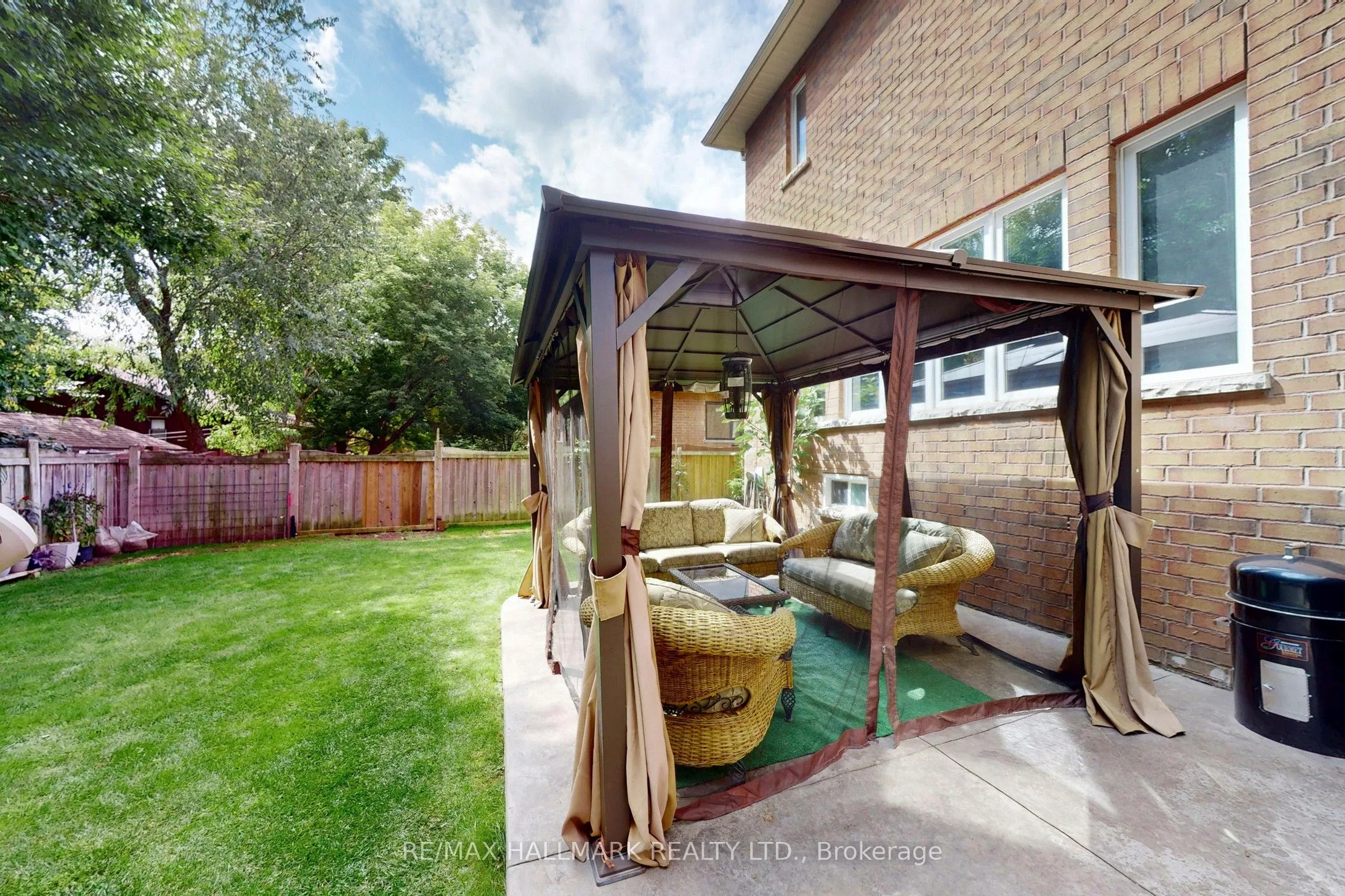 33 Borland Crescent