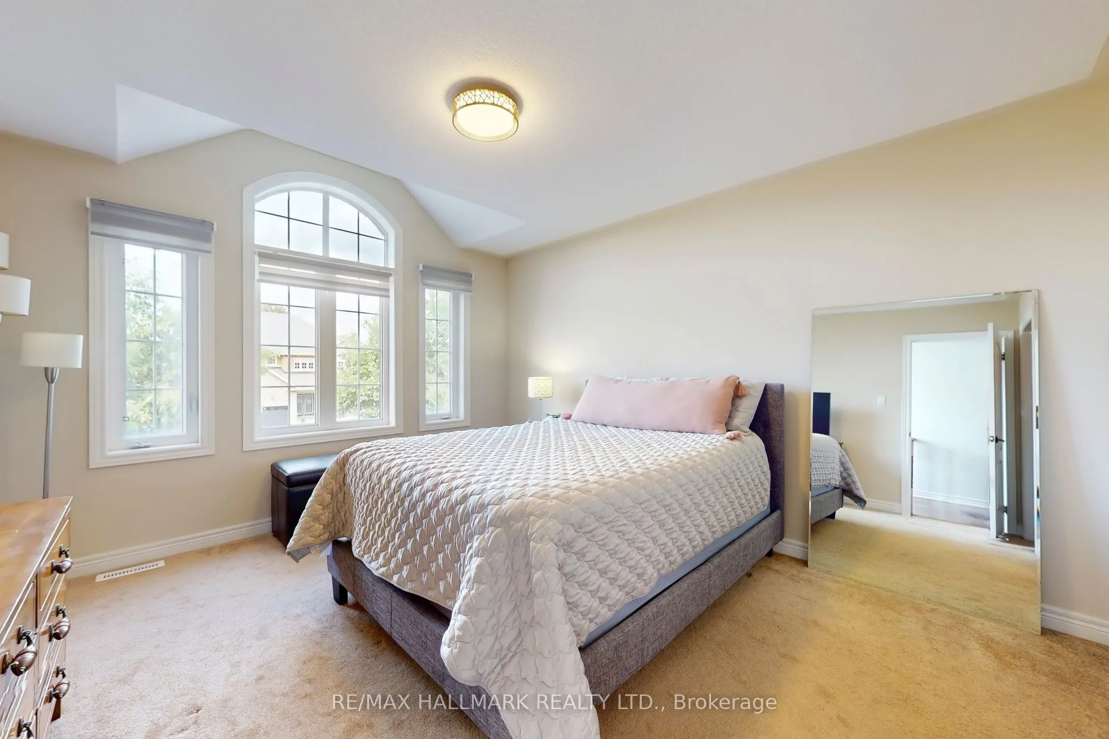 33 Borland Crescent