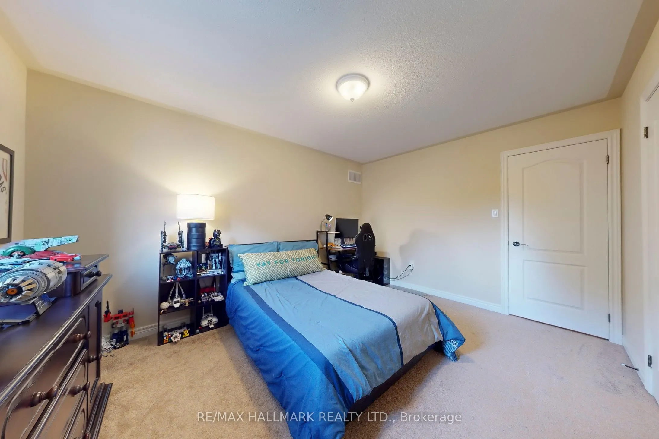 33 Borland Crescent