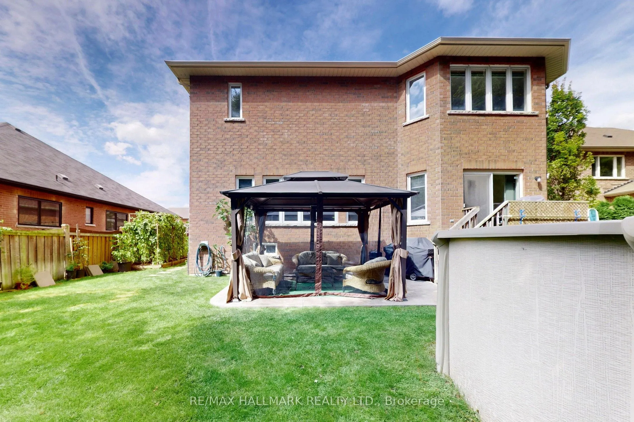 33 Borland Crescent