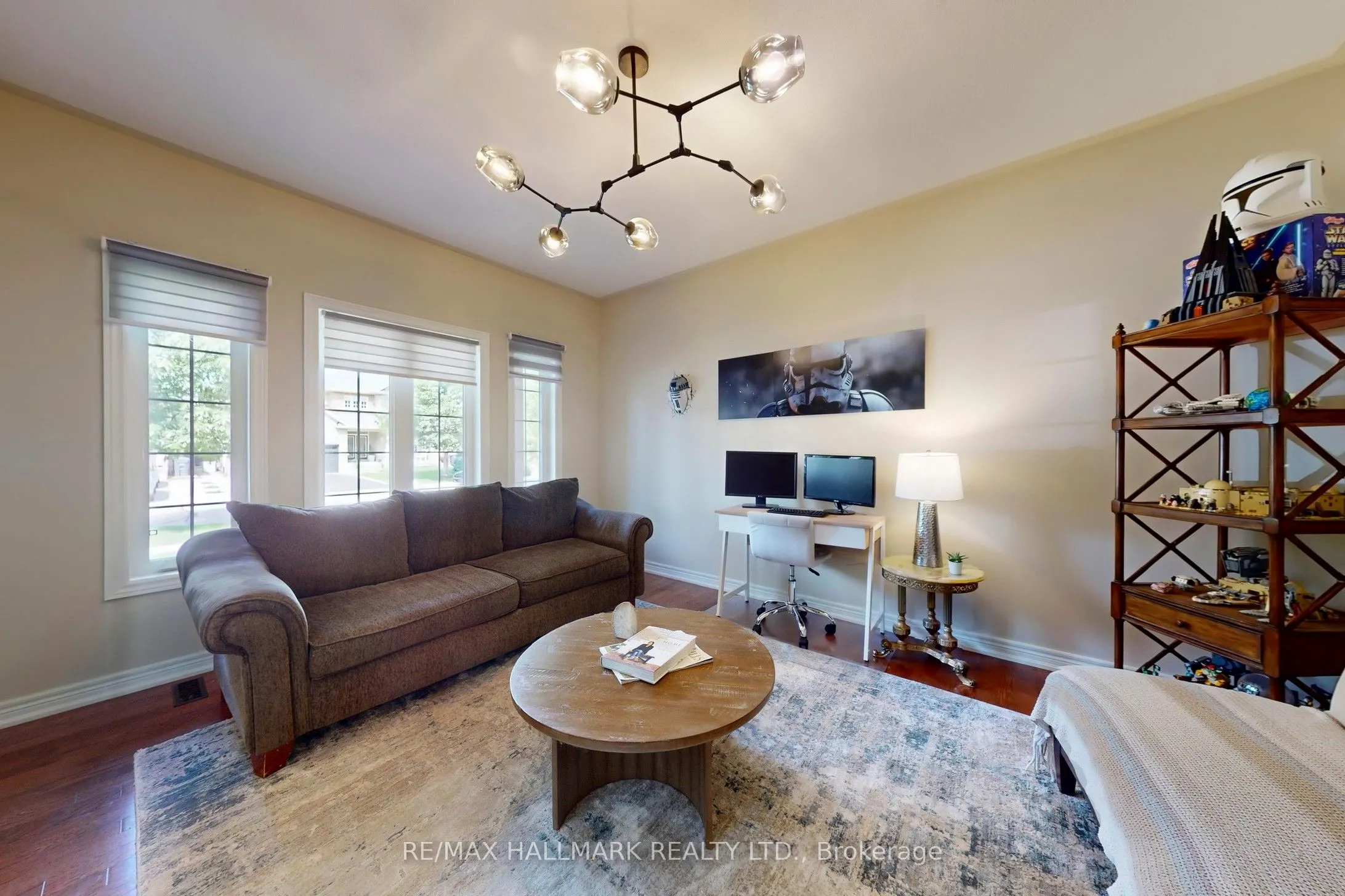 33 Borland Crescent