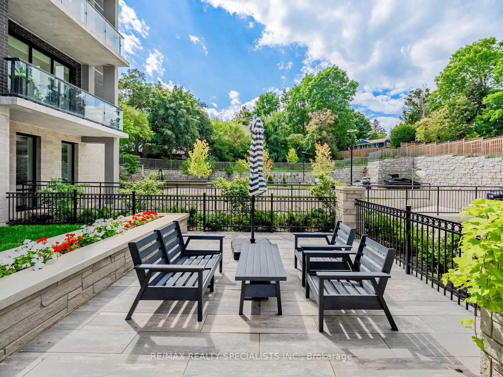 42 MILL Street, #208